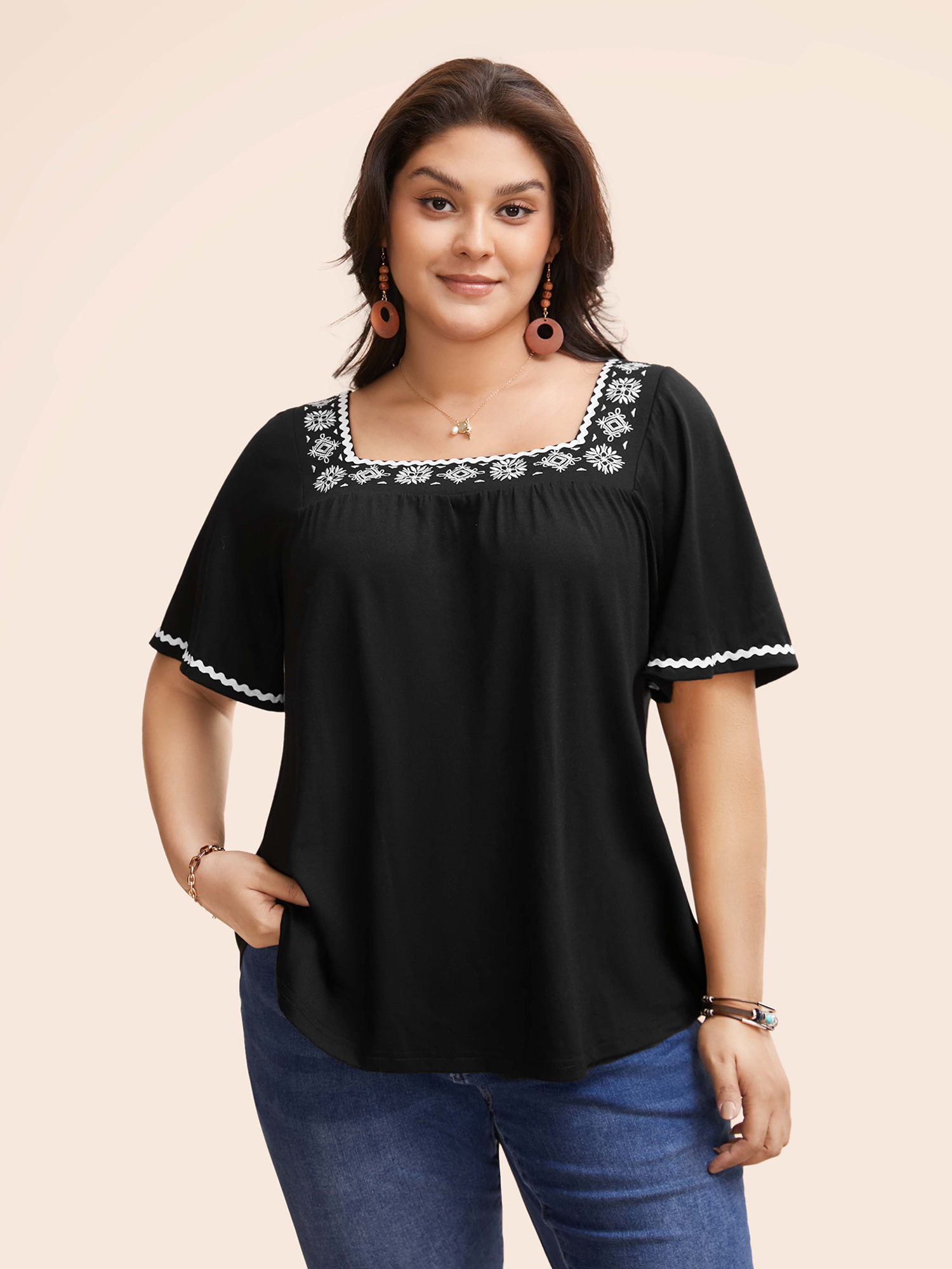 

Plus Size Square Neck Floral Embroidered T-shirt Black Women Resort Woven ribbon&lace trim Art&design Square Neck Vacation T-shirts BloomChic