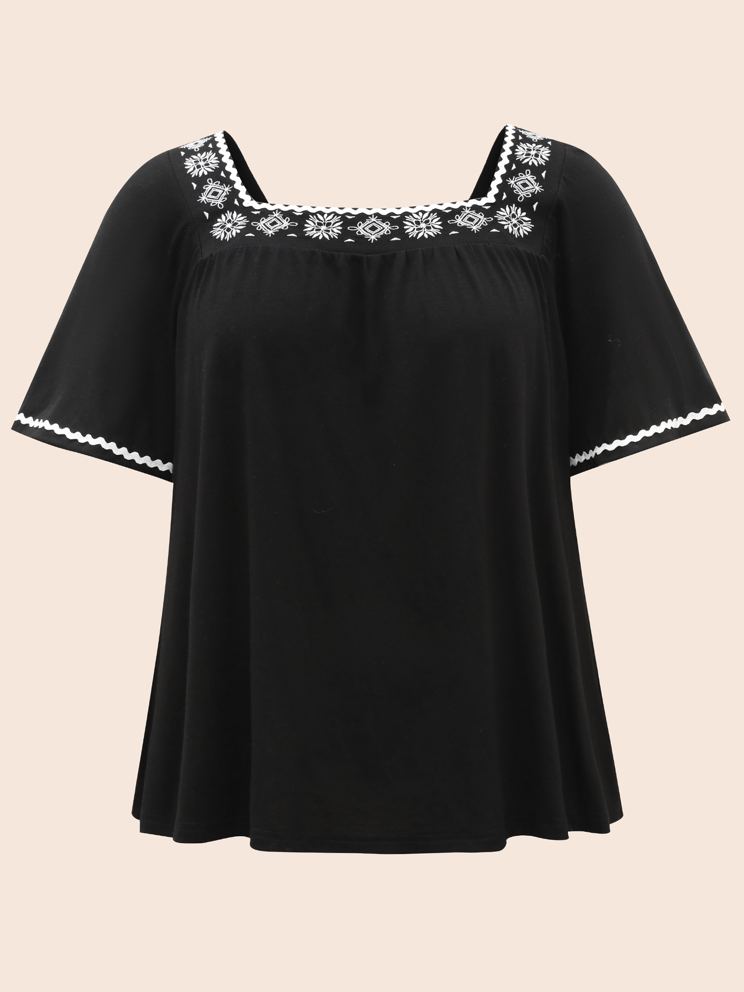 

Plus Size Square Neck Floral Embroidered T-shirt Black Square Neck Short sleeve Resort Jersey Tops