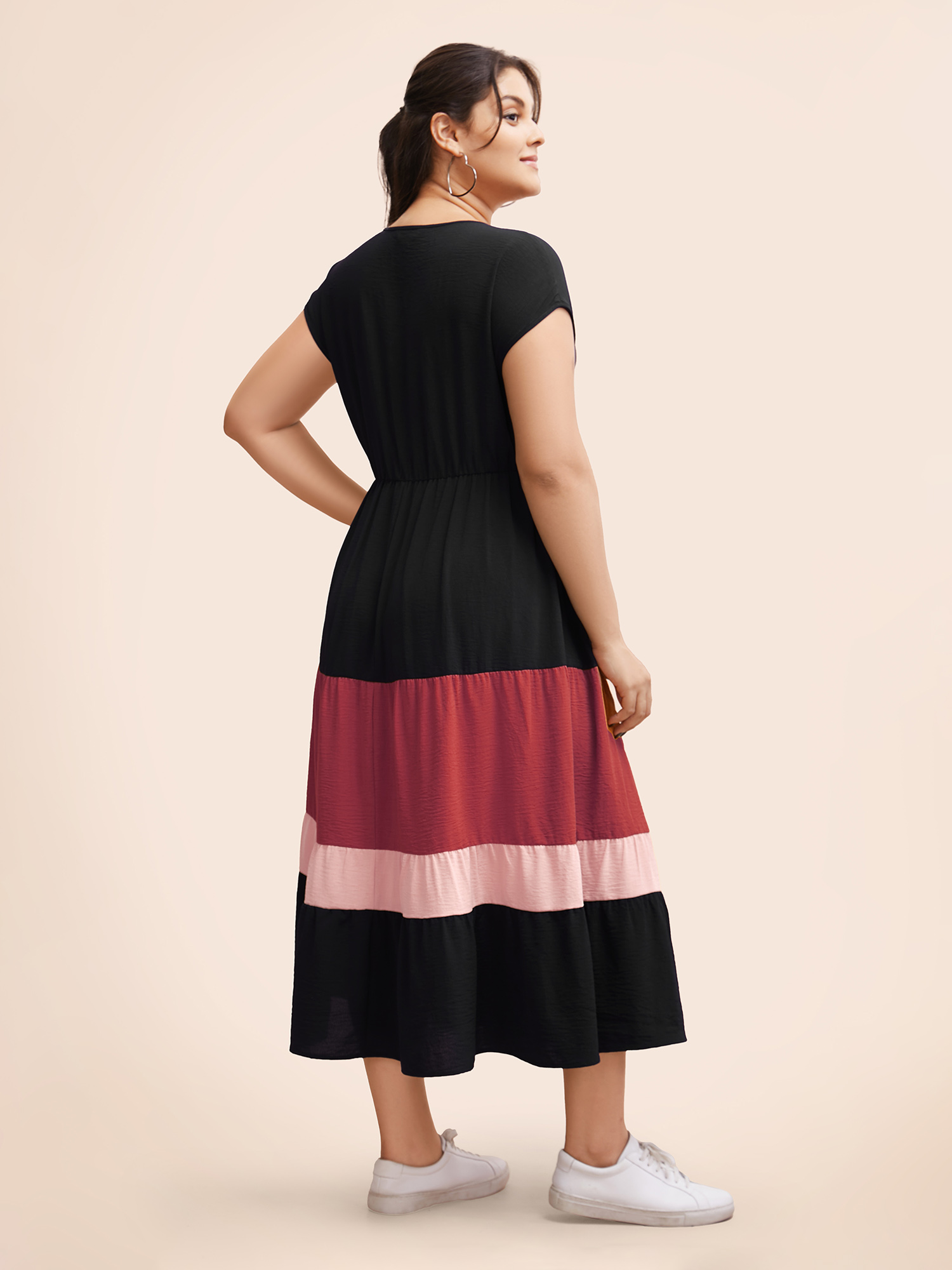 

Plus Size Colorblock Contrast Pocket Wrap Flutter Tiered Tank Dress Black Women Casual Wrap V-neck Cap Sleeve Curvy Midi Dress BloomChic