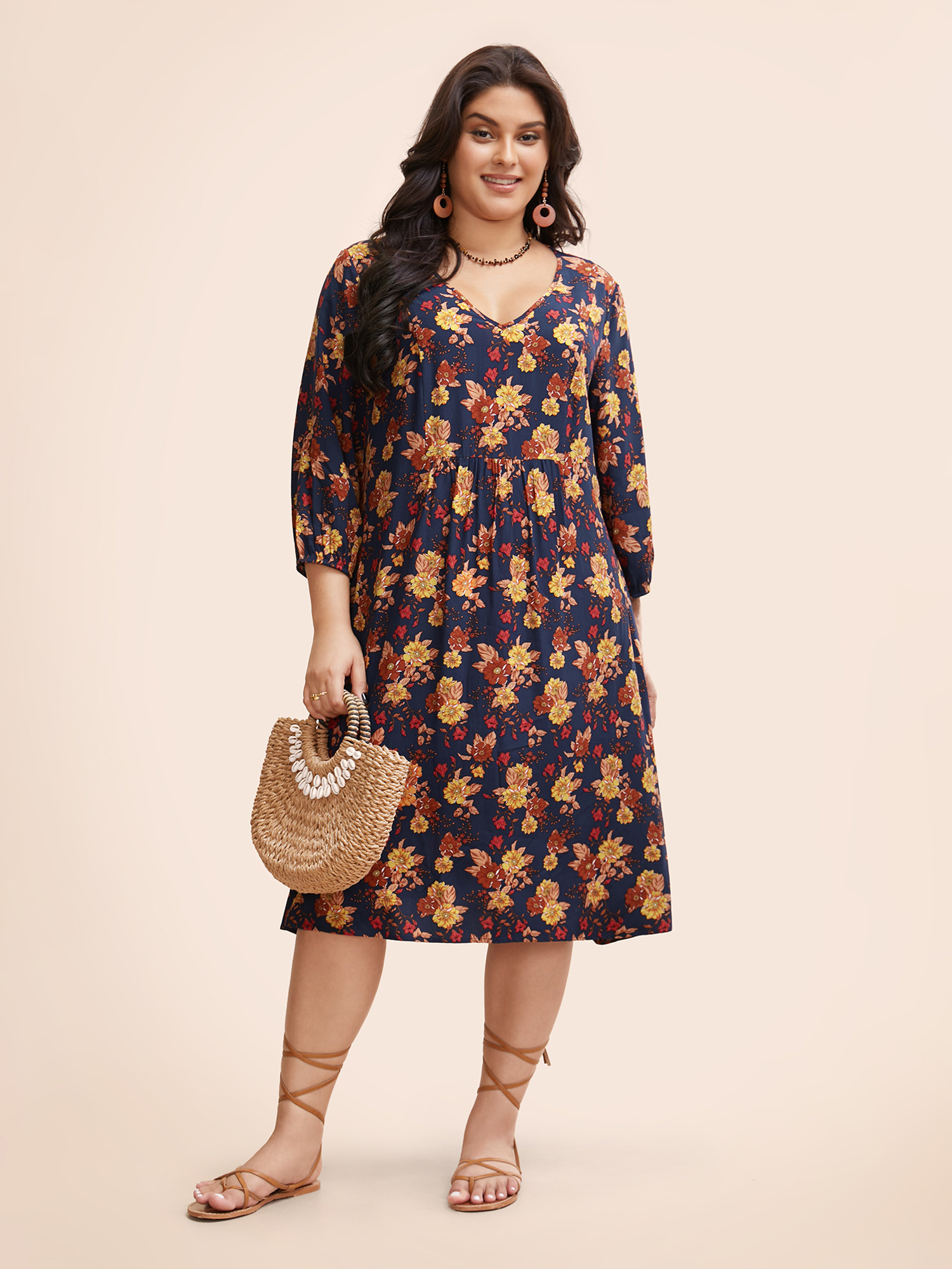 

Plus Size Supersoft Essentials Floral Print Pocket V Neck Dress DarkBlue Women Resort Elastic cuffs V-neck Elbow-length sleeve Curvy Midi Dress BloomChic