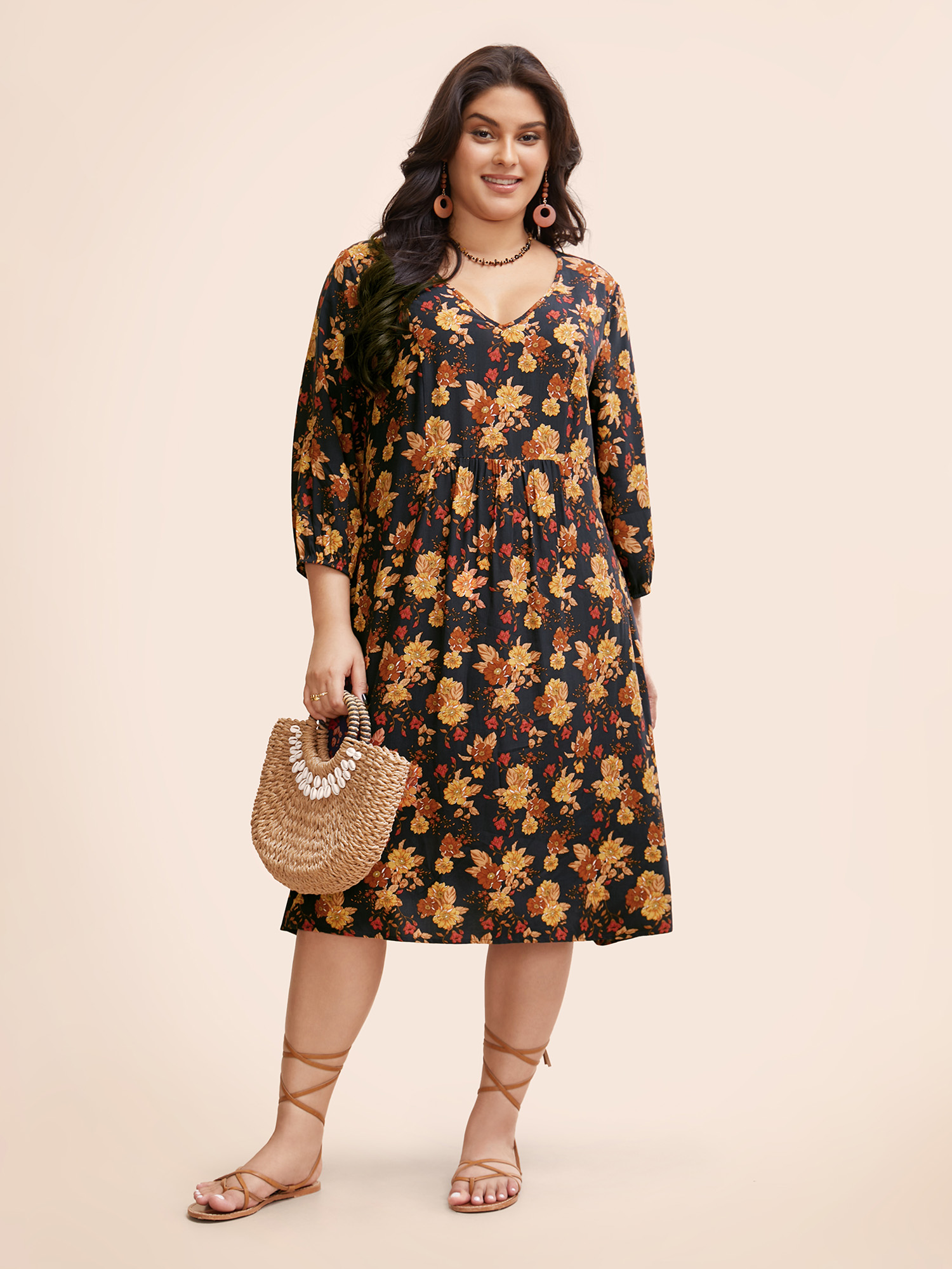 

Plus Size Supersoft Essentials Floral Print Pocket V Neck Dress Black Women Resort Elastic cuffs V-neck Elbow-length sleeve Curvy Midi Dress BloomChic