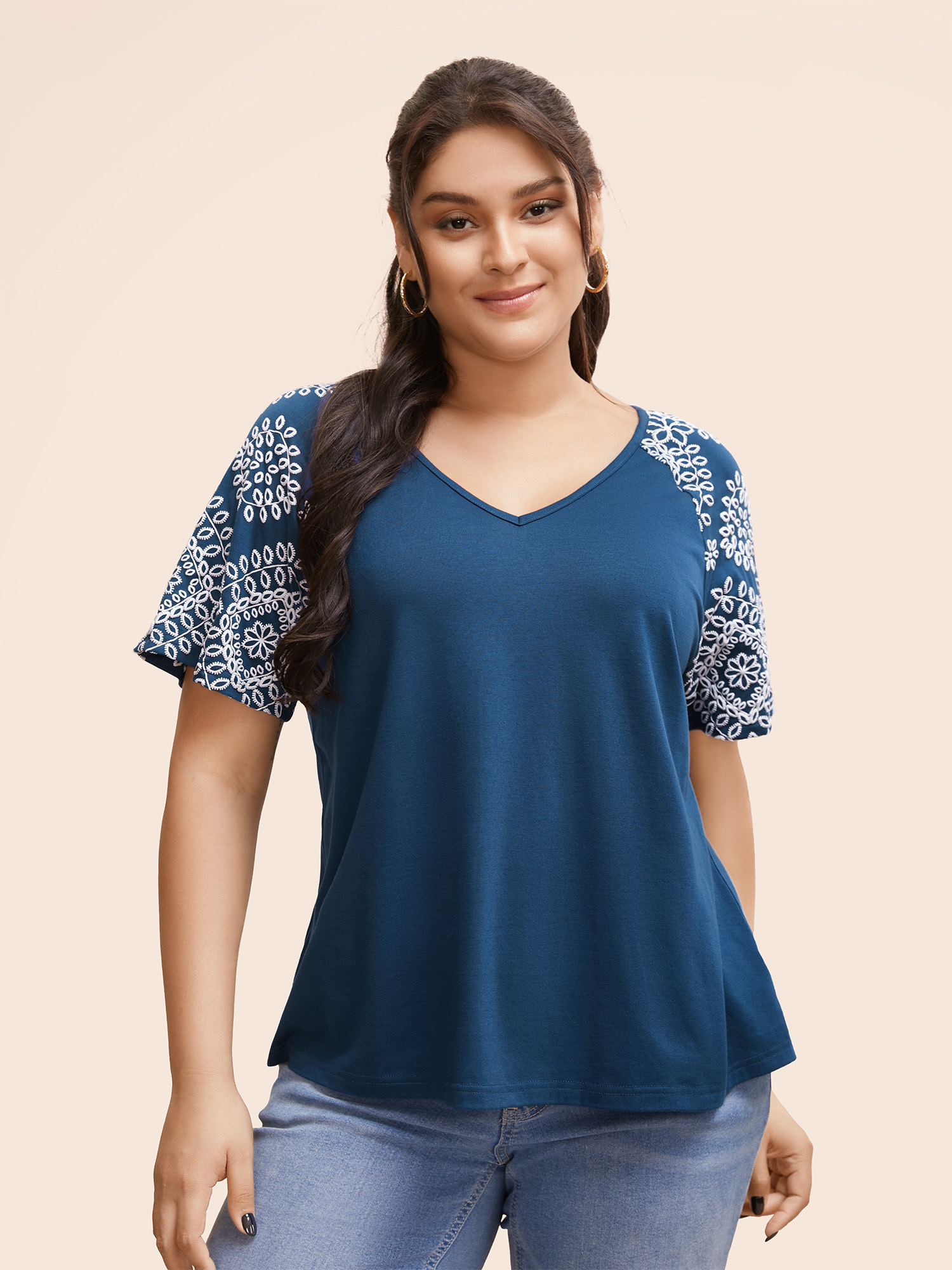 

Plus Size V Neck Boho Print Raglan Sleeve T-shirt Indigo Women Casual Non Art&design V-neck Everyday T-shirts BloomChic