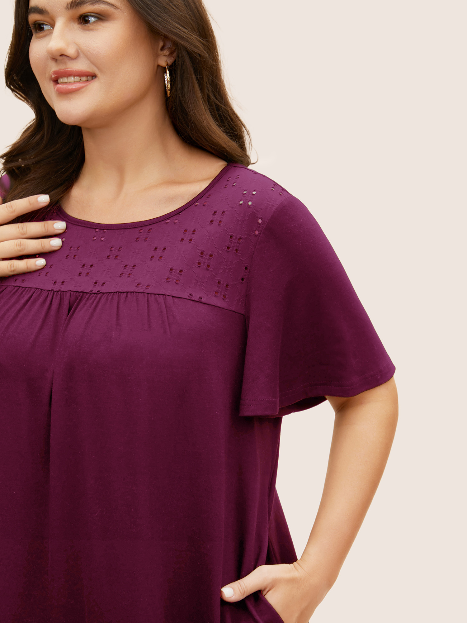 

Plus Size Broderie Anglaise Ruffle Sleeve Pocket T-shirt RedViolet Round Neck Short sleeve Casual Jersey Tops