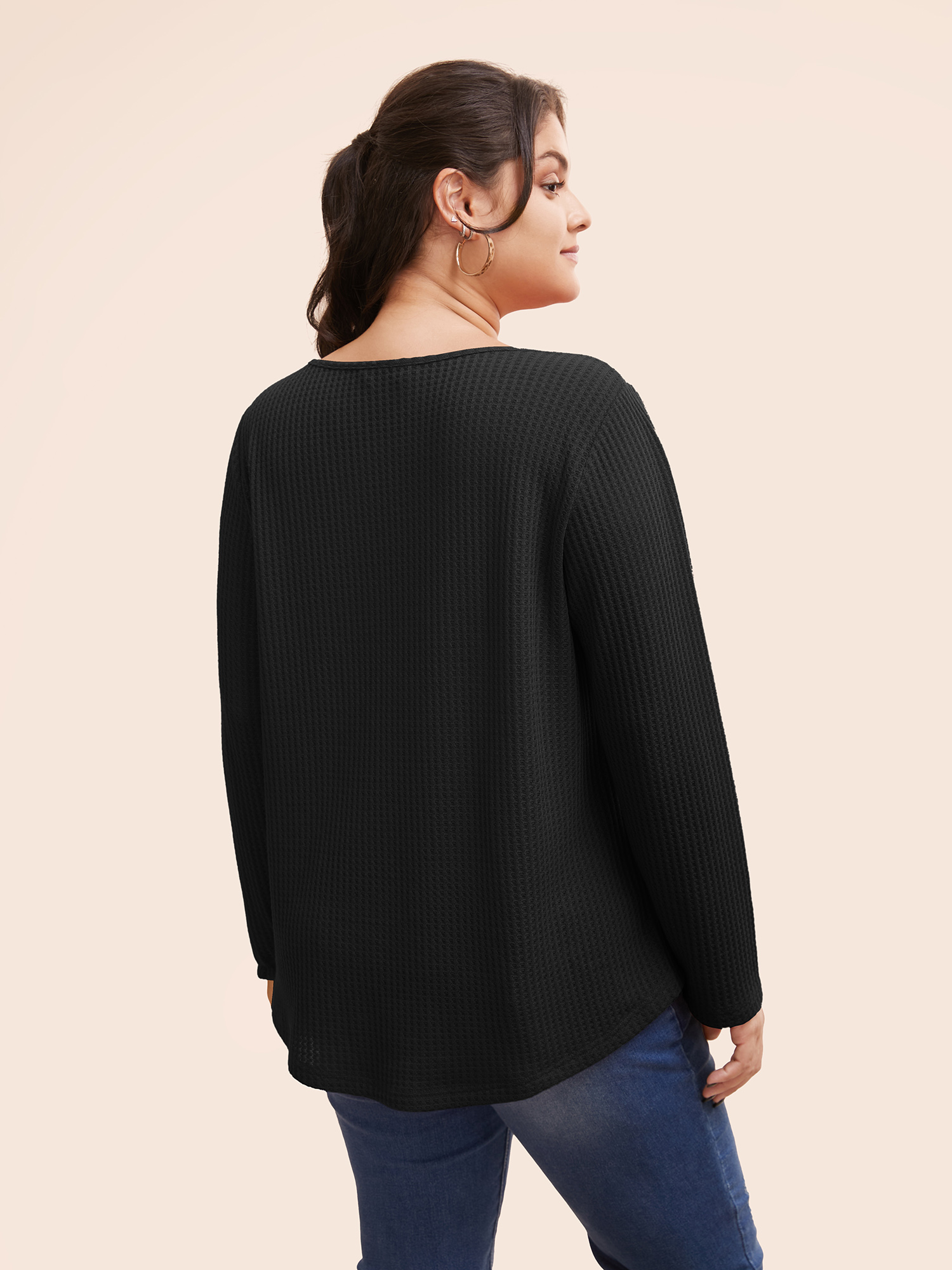 

Plus Size Plain Waffle Knit Scoop Neck Plicated Detail T-shirt Black Women Casual Non Plain V-neck Everyday T-shirts BloomChic