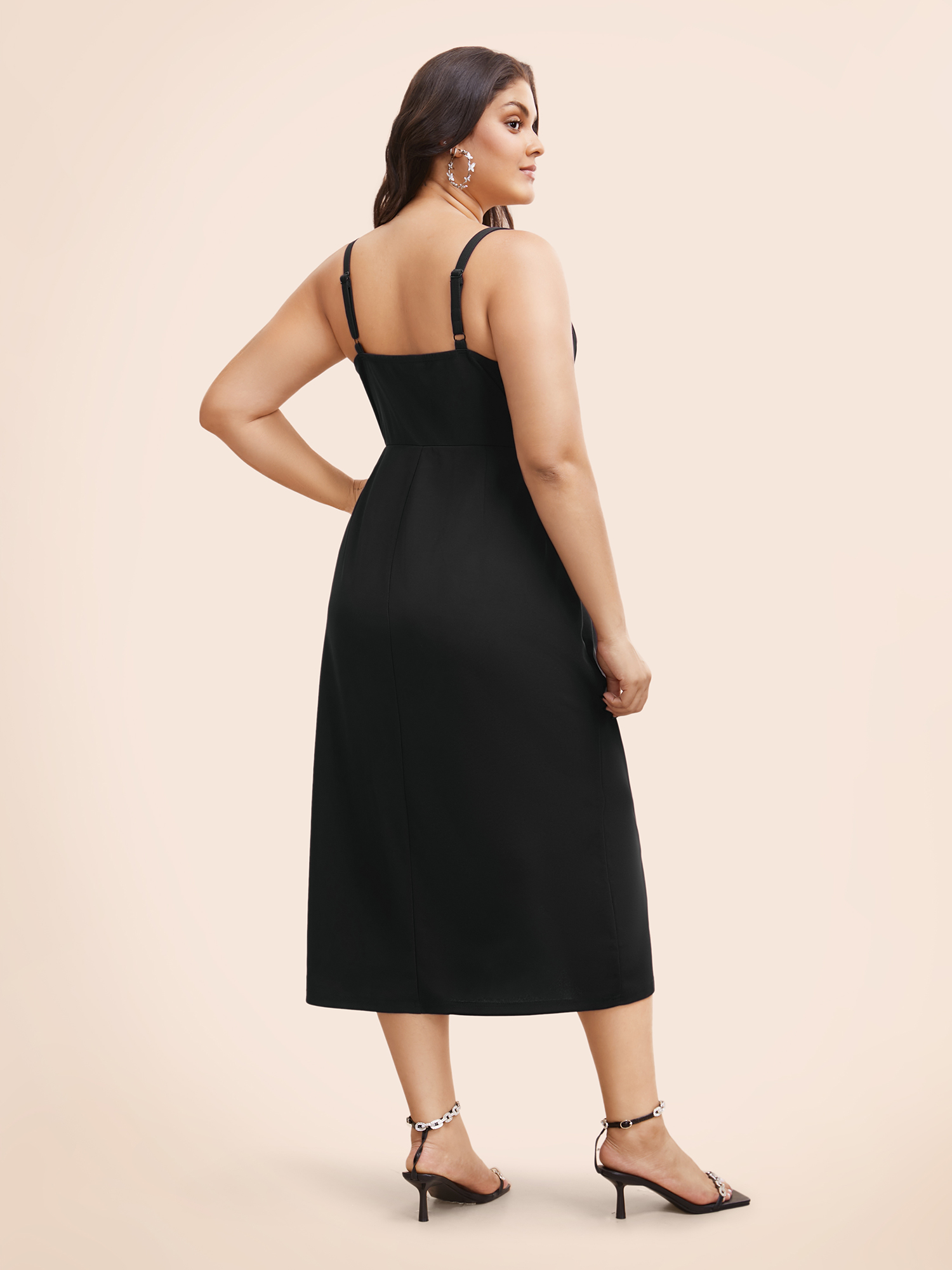 

Plus Size Plain Notched Pleated Detail Spaghetti Strap Wrap Hem Dress Black Women Cocktail Adjustable Straps Heart neckline Sleeveless Curvy Midi Dress BloomChic