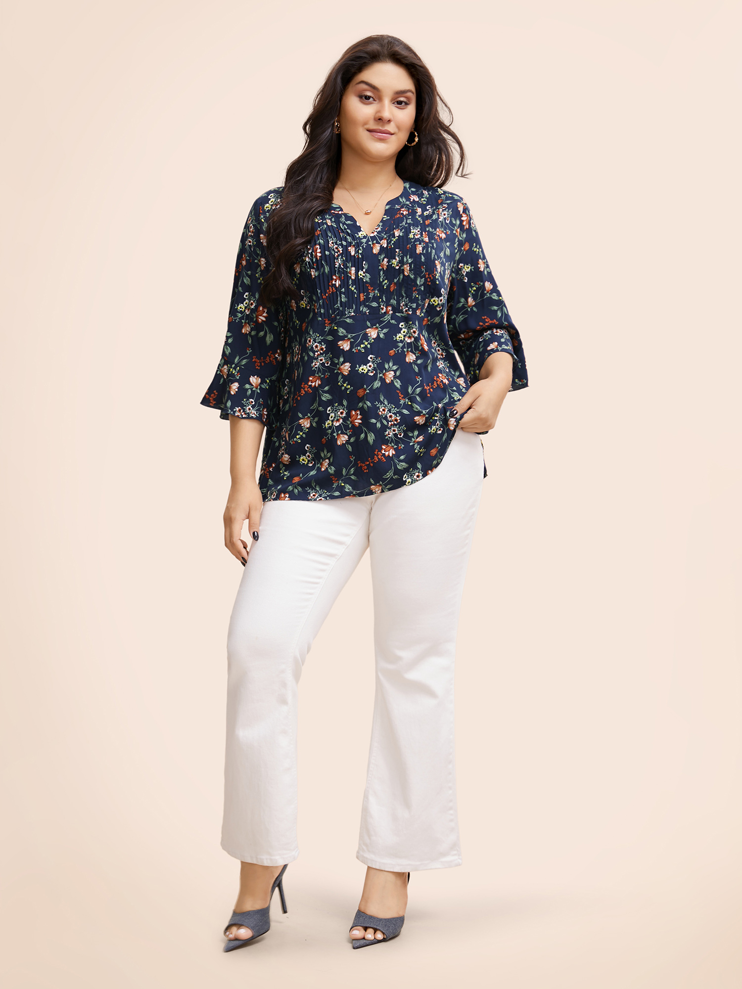 

Plus Size Indigo Ditsy Floral Pleated Flutter Sleeve Blouse Women Elegant Elbow-length sleeve Flat collar with V-notch Everyday Blouses BloomChic