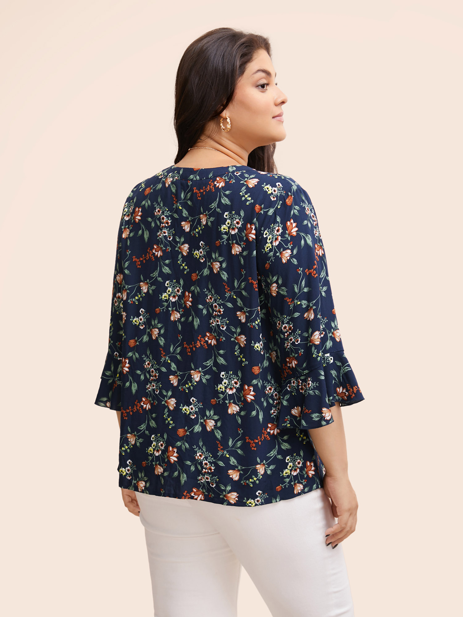 

Plus Size Indigo Ditsy Floral Pleated Flutter Sleeve Blouse Women Elegant Elbow-length sleeve Flat collar with V-notch Everyday Blouses BloomChic