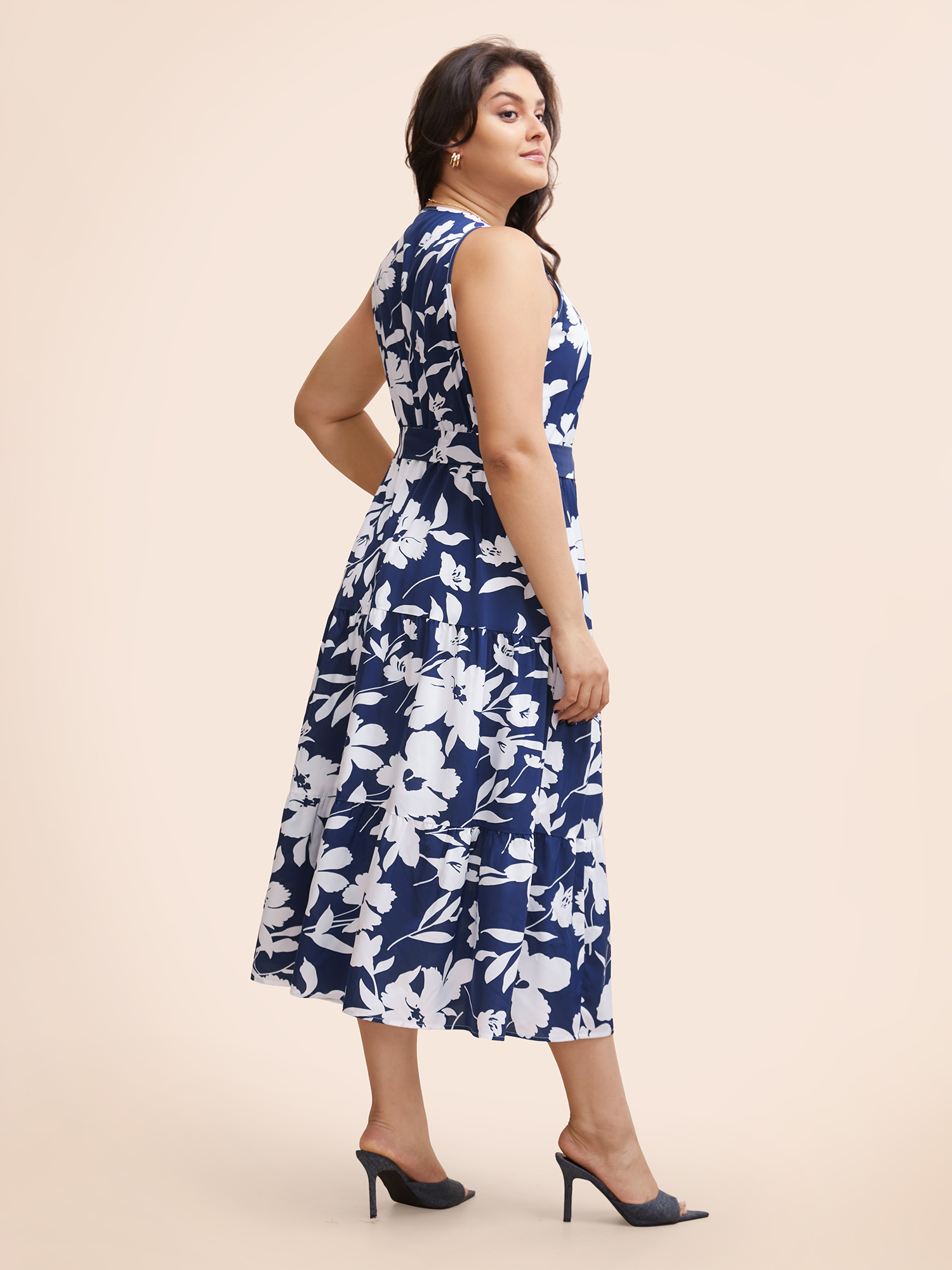 

Plus Size Silhouette Floral Print Wrap Sleeveless Dress Mediumblue Women Elegant Belted Overlap Collar Sleeveless Curvy BloomChic