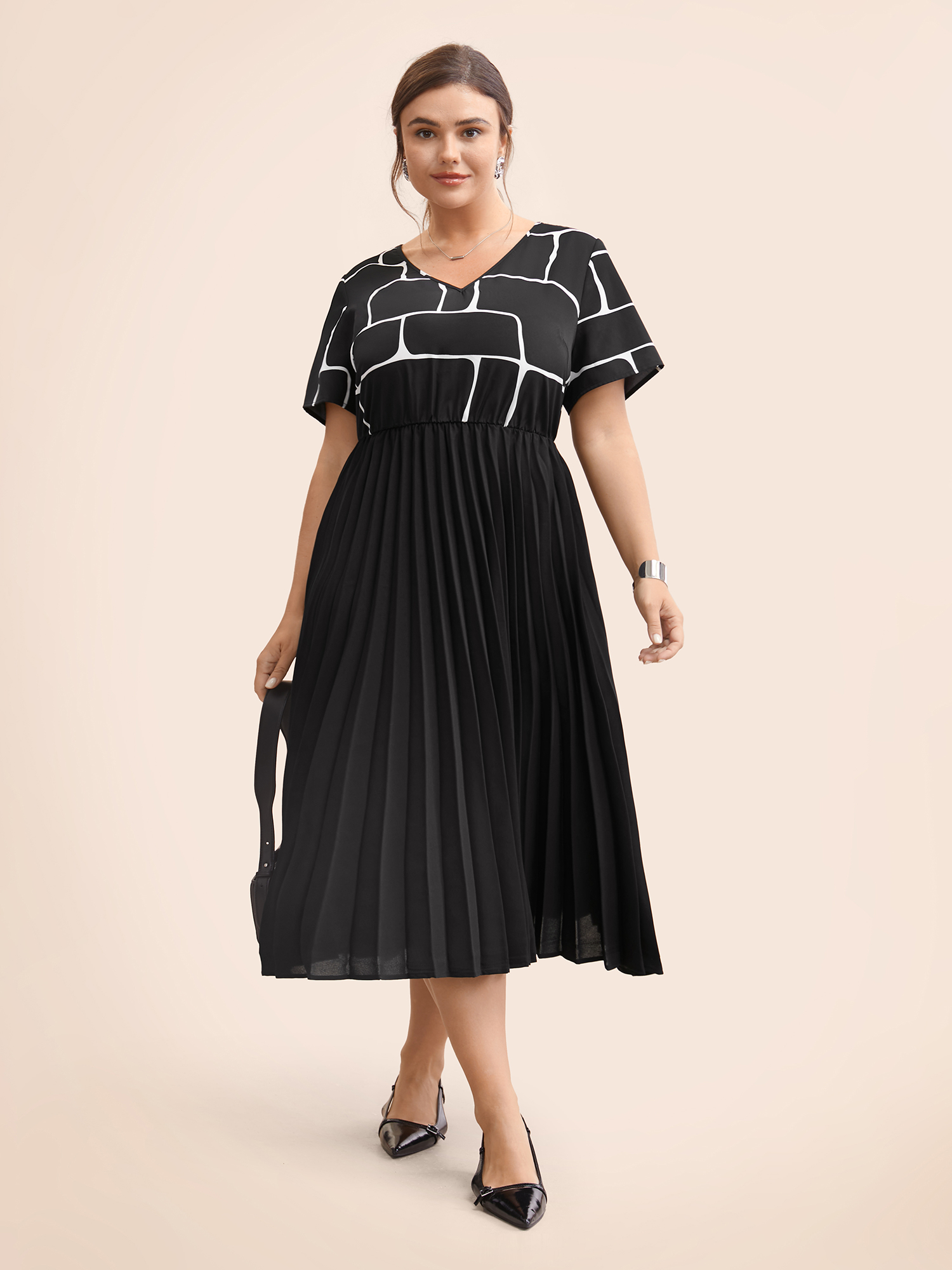 

Plus Size Geometric Patchwork Pleated Midi Dress Black Women Workwear Essentials Tucked seam V-neck Short sleeve Curvy BloomChic