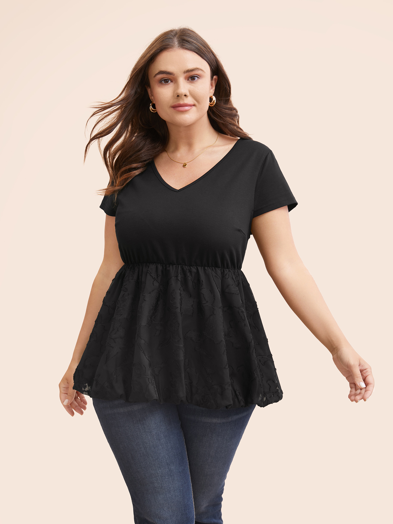 

Plus Size Solid Textured Patchwork Bubble Hem T-shirt Black Women Elegant Patchwork V-neck Bodycon Everyday T-shirts BloomChic