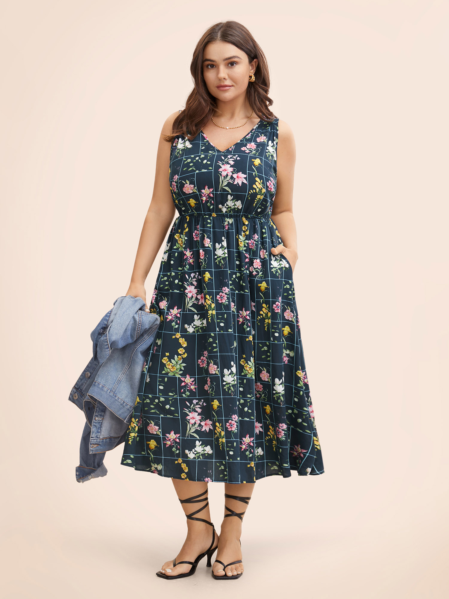 

Plus Size Floral Print V Neck Sleeveless Gathered Dress DarkBlue Women Elegant Gathered V-neck Sleeveless Curvy BloomChic