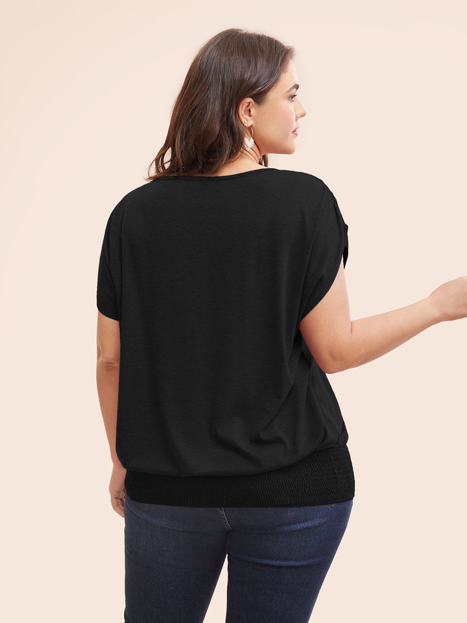 

Plus Size Solid Ruched Batwing Sleeve Shirred Hem T-shirt Black Women Elegant Ruched Plain Round Neck Everyday T-shirts BloomChic