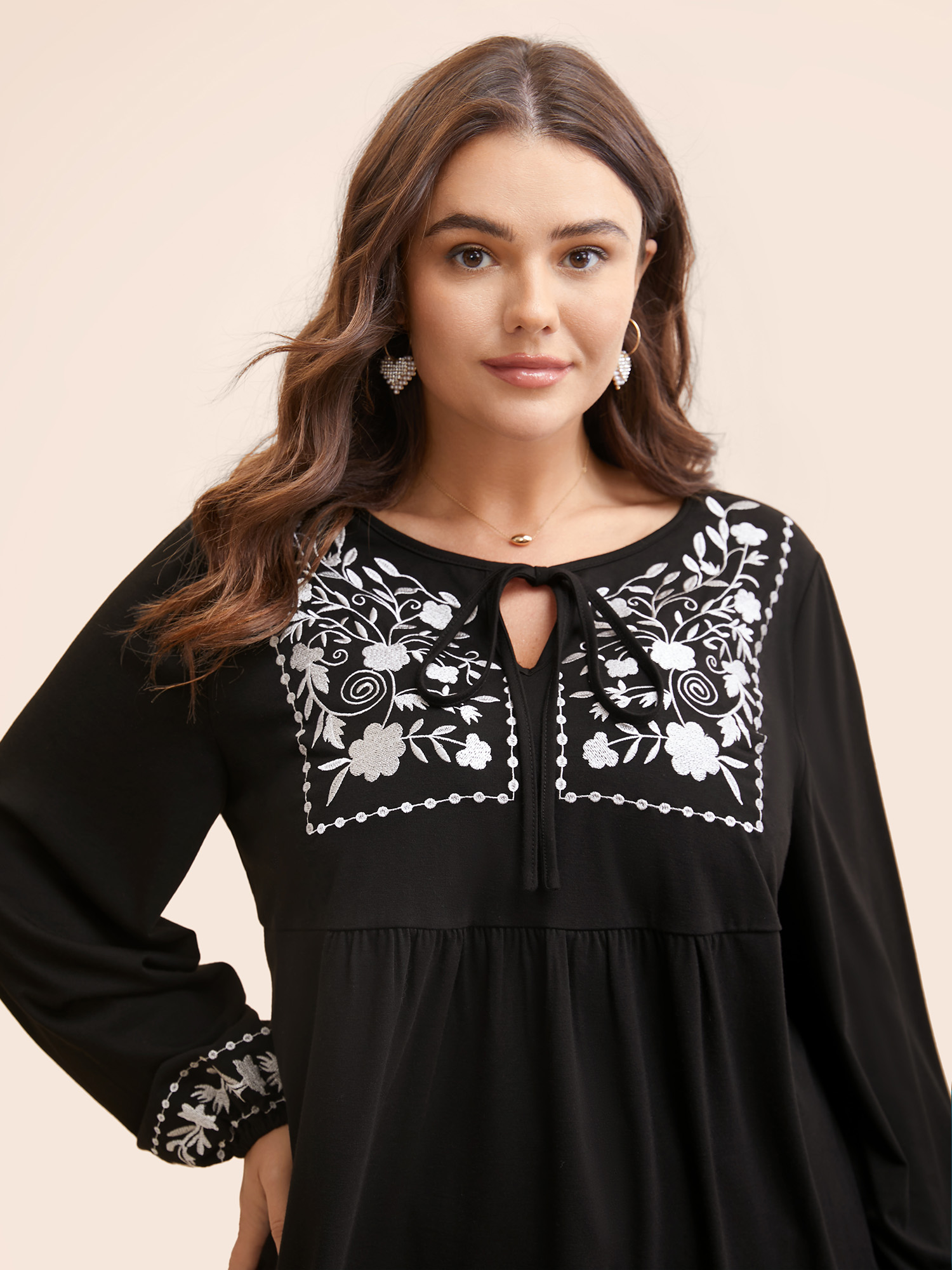 Plus Size Floral Embroidered Knot Neck Lantern Sleeve T-shirt Black Women Elegant Elastic cuffs Silhouette Floral Print Tie Neck Dailywear T-shirts BloomChic 30/6X 