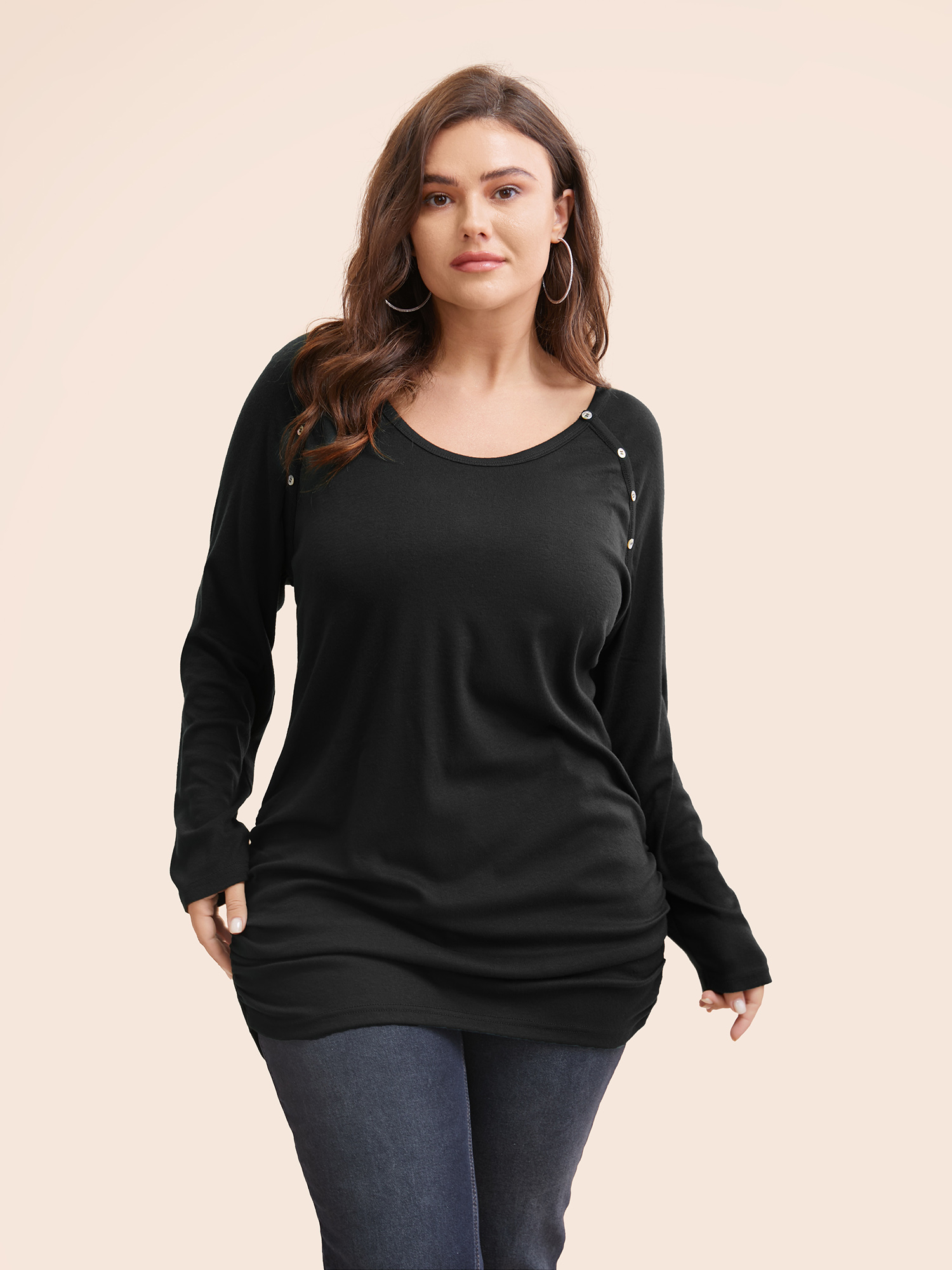 

Plus Size Plain Gathered Button Detail T-shirt Black Women Casual Gathered Plain Round Neck Dailywear T-shirts BloomChic