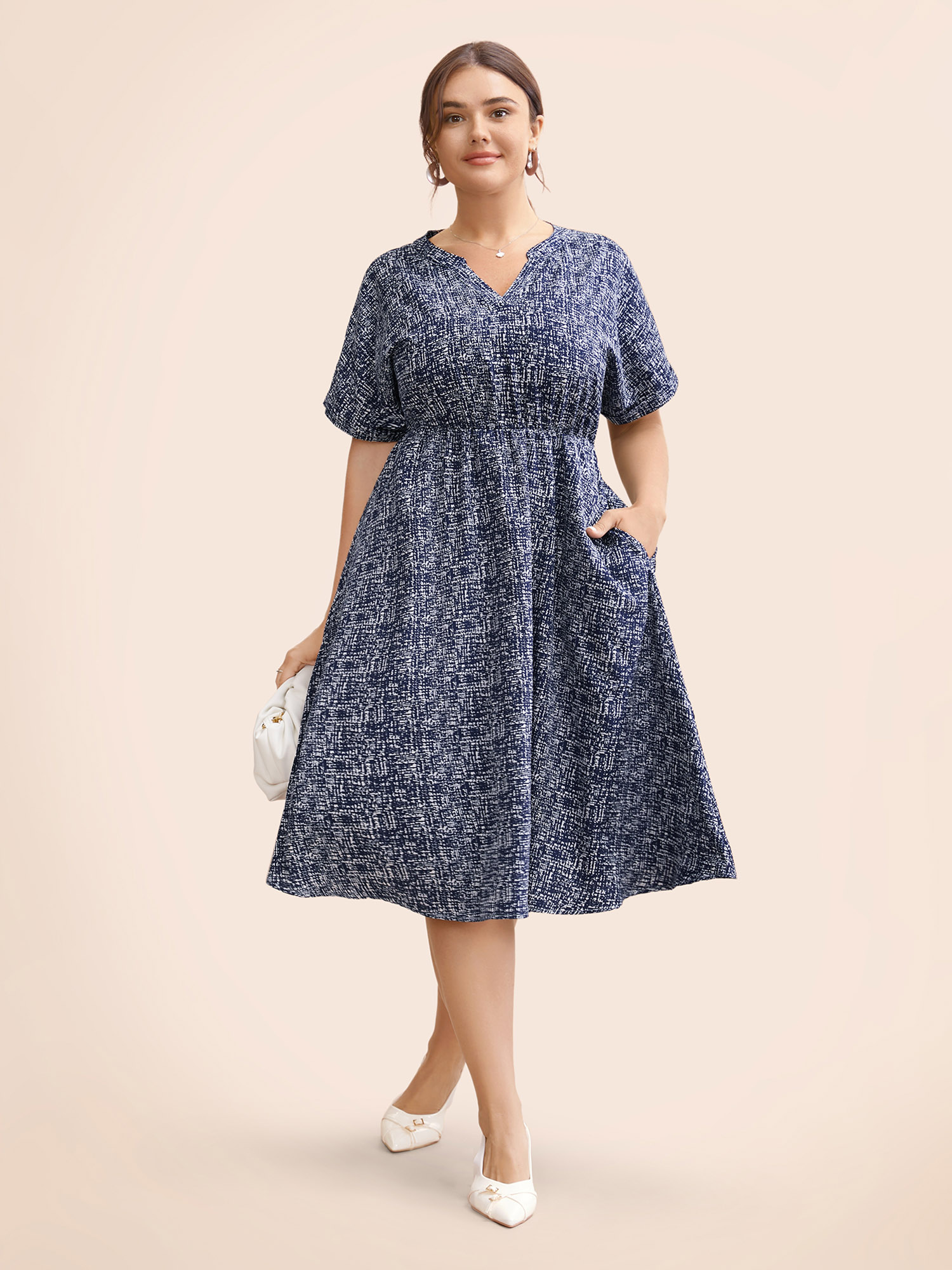 

Plus Size Allover Print Batwing Sleeve Notched Blouse DarkBlue Women At the Office Non Notched collar Short sleeve Curvy BloomChic