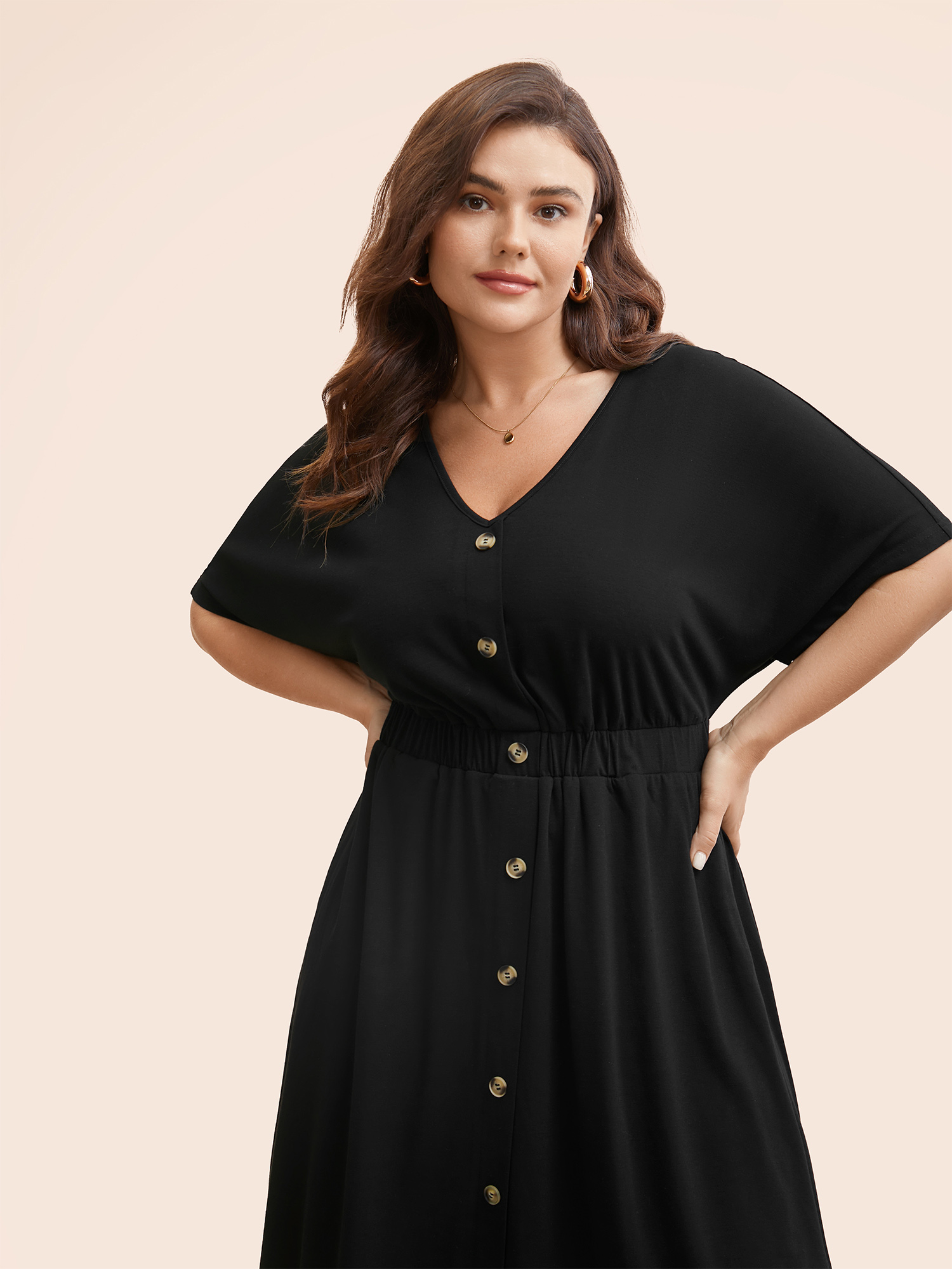 

Plus Size Supersoft Essentials Contrast Button Detail Shirred Pocket Dress Black Women Casual Plain V-neck Short sleeve Curvy Midi Dress BloomChic