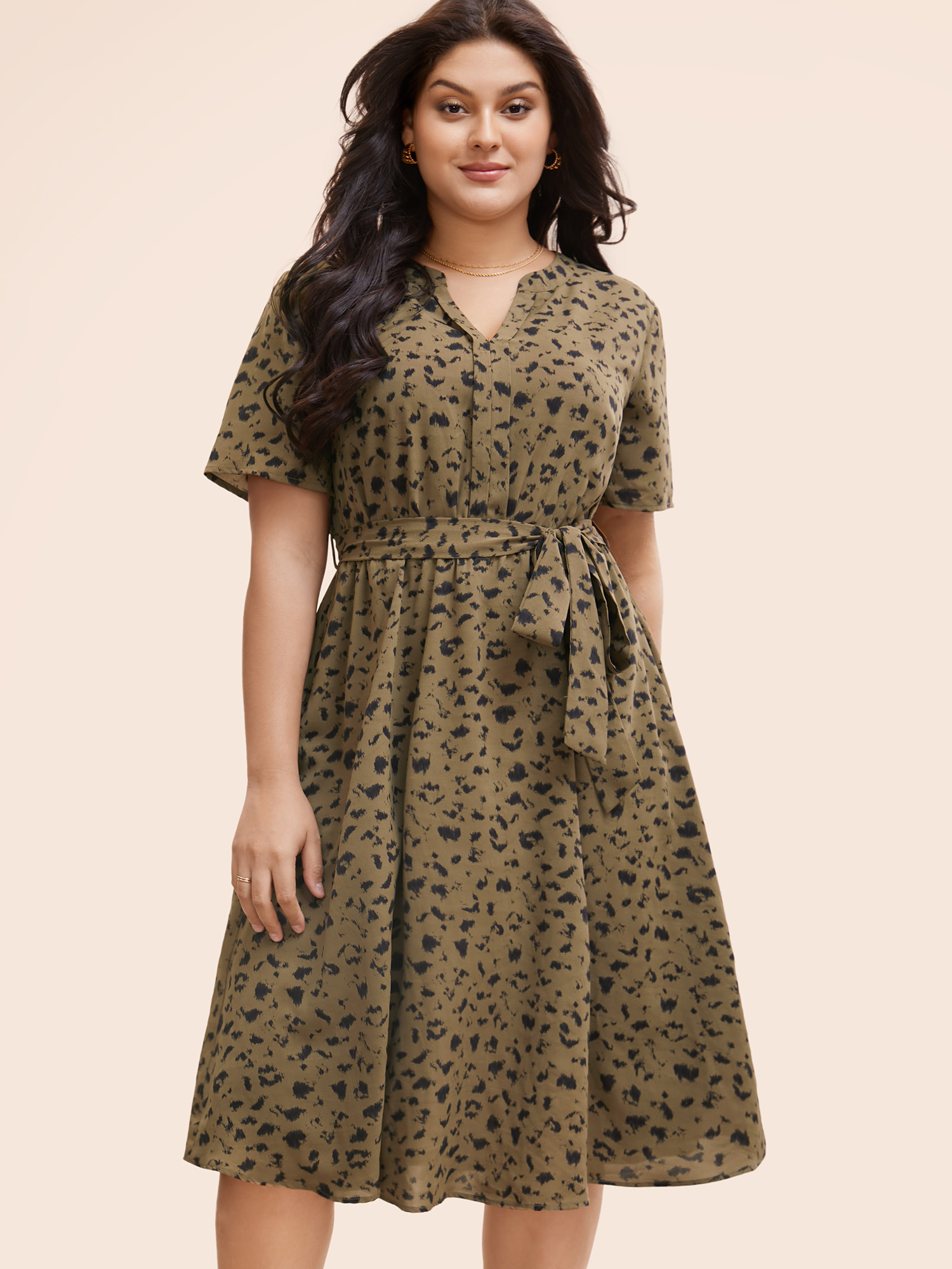 

Plus Size Leopard Print Notched Pocket Belted Dress Olive Women At the Office Belted Flat collar with V-notch Short sleeve Curvy BloomChic