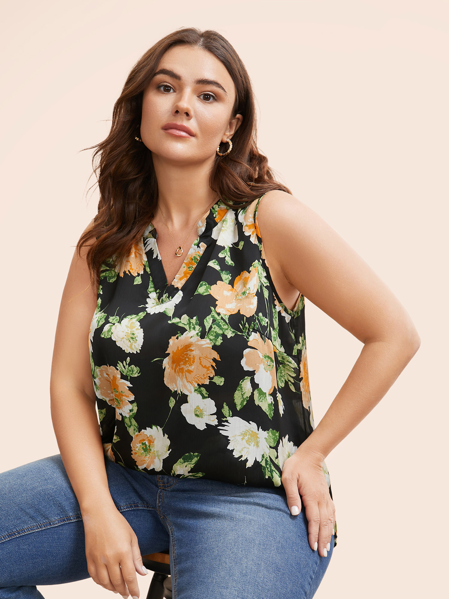 

Plus Size Floral Notched Curved Hem Tank Top Women Black Elegant Gathered Flat collar with V-notch Everyday Tank Tops Camis BloomChic