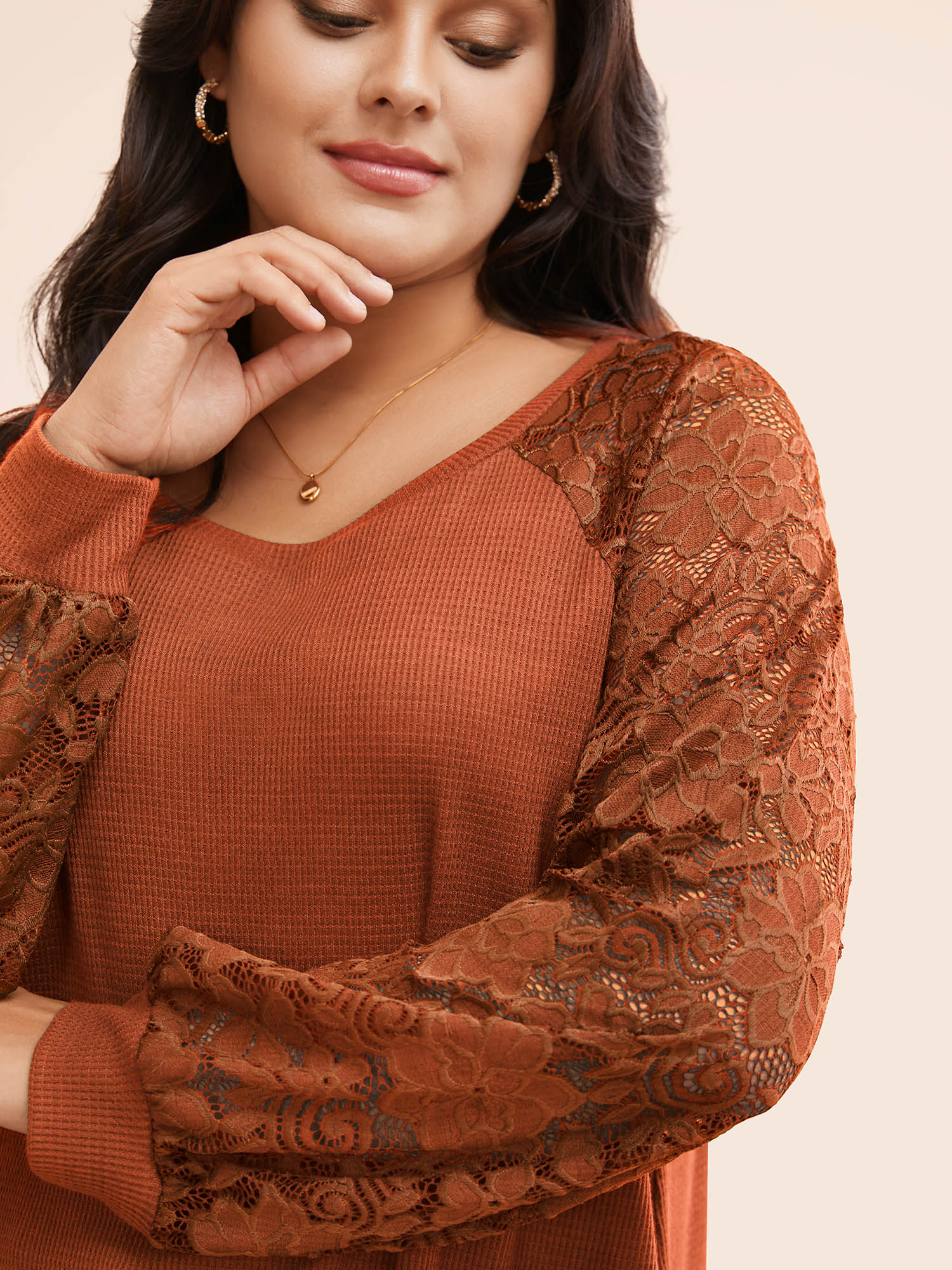 

Plus Size Plain Lace Panel Round Neck Raglan Sleeve T-shirt Chocolate Round Neck Long Sleeve Elegant Jersey Tops