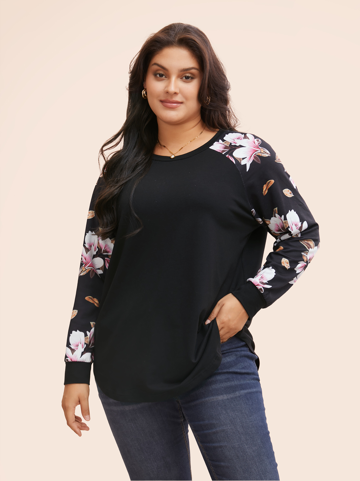 

Plus Size Floral Patchwork Crew Neck Raglan Sleeve Sweatshirt Women Black Elegant Elastic cuffs Round Neck Dailywear Sweatshirts BloomChic