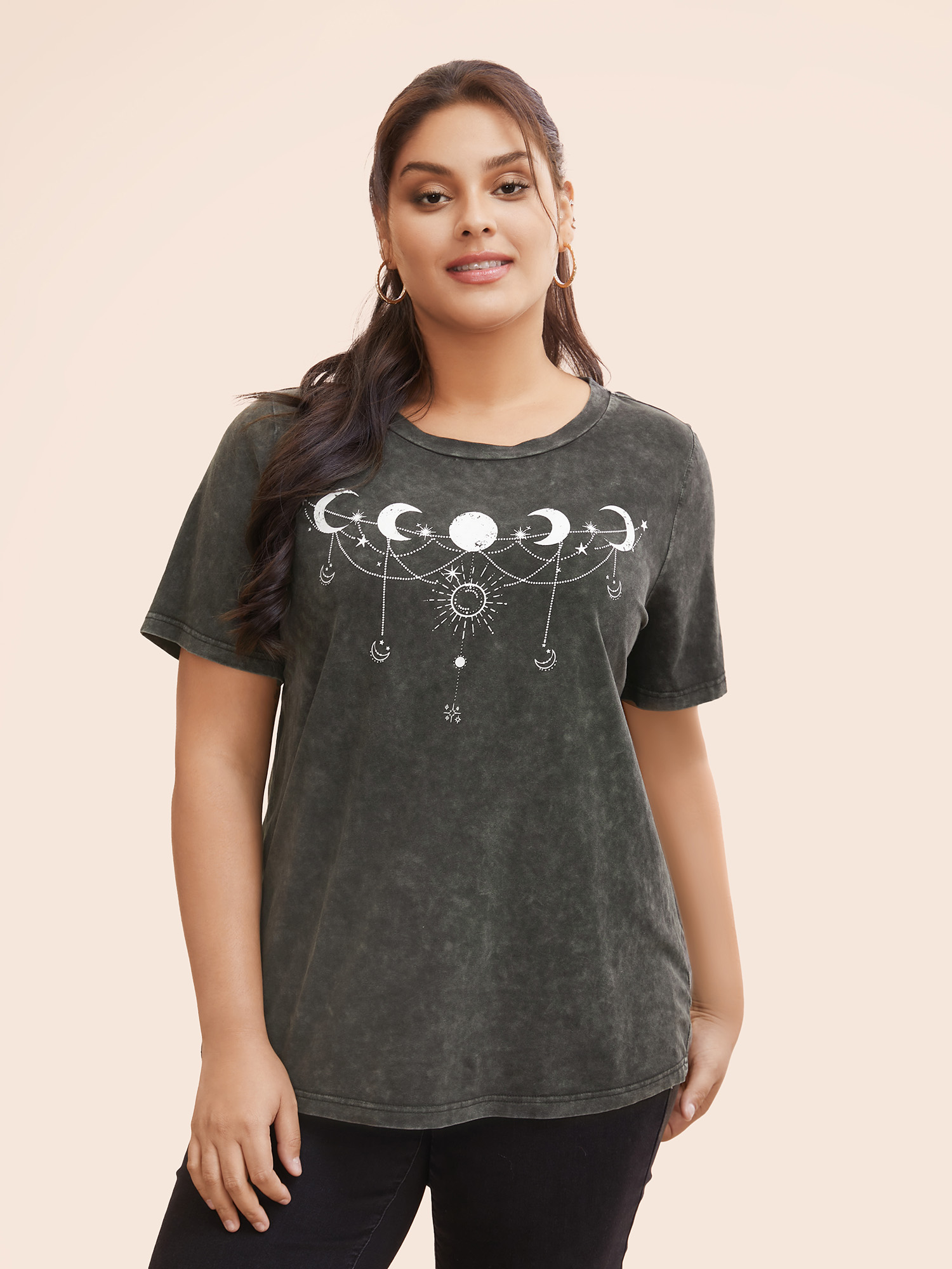 

Plus Size Moon & Star Print Vintage Graphic T-shirt Black Women Casual Art&design Round Neck Dailywear T-shirts BloomChic