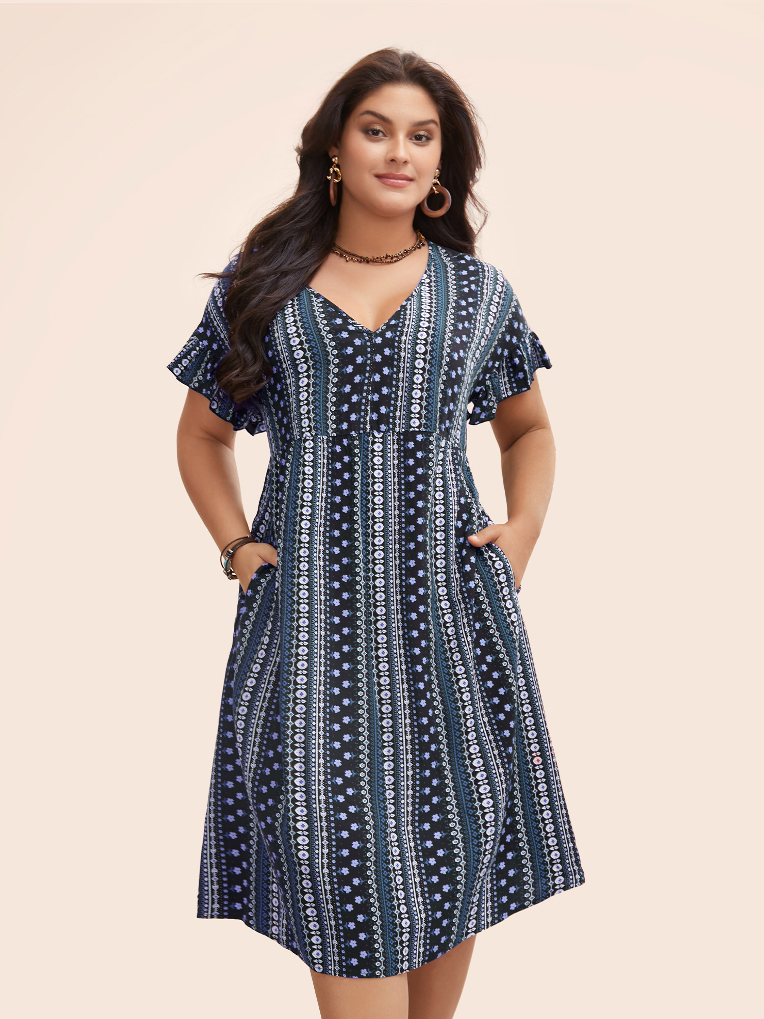 

Plus Size Bandana Print Pocket V Neck Ruffle Sleeve Dress DarkBlue Women Vacation Printed V-neck Short sleeve Curvy Midi Dress BloomChic