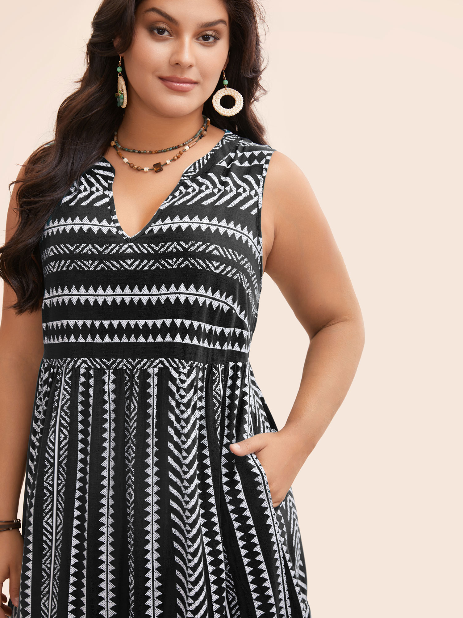 Plus Size Striped Geometric Pocket Ruffle Hem Sleeveless Tank Dress Black Women Casual Non V-neck Sleeveless Curvy BloomChic 12/L 