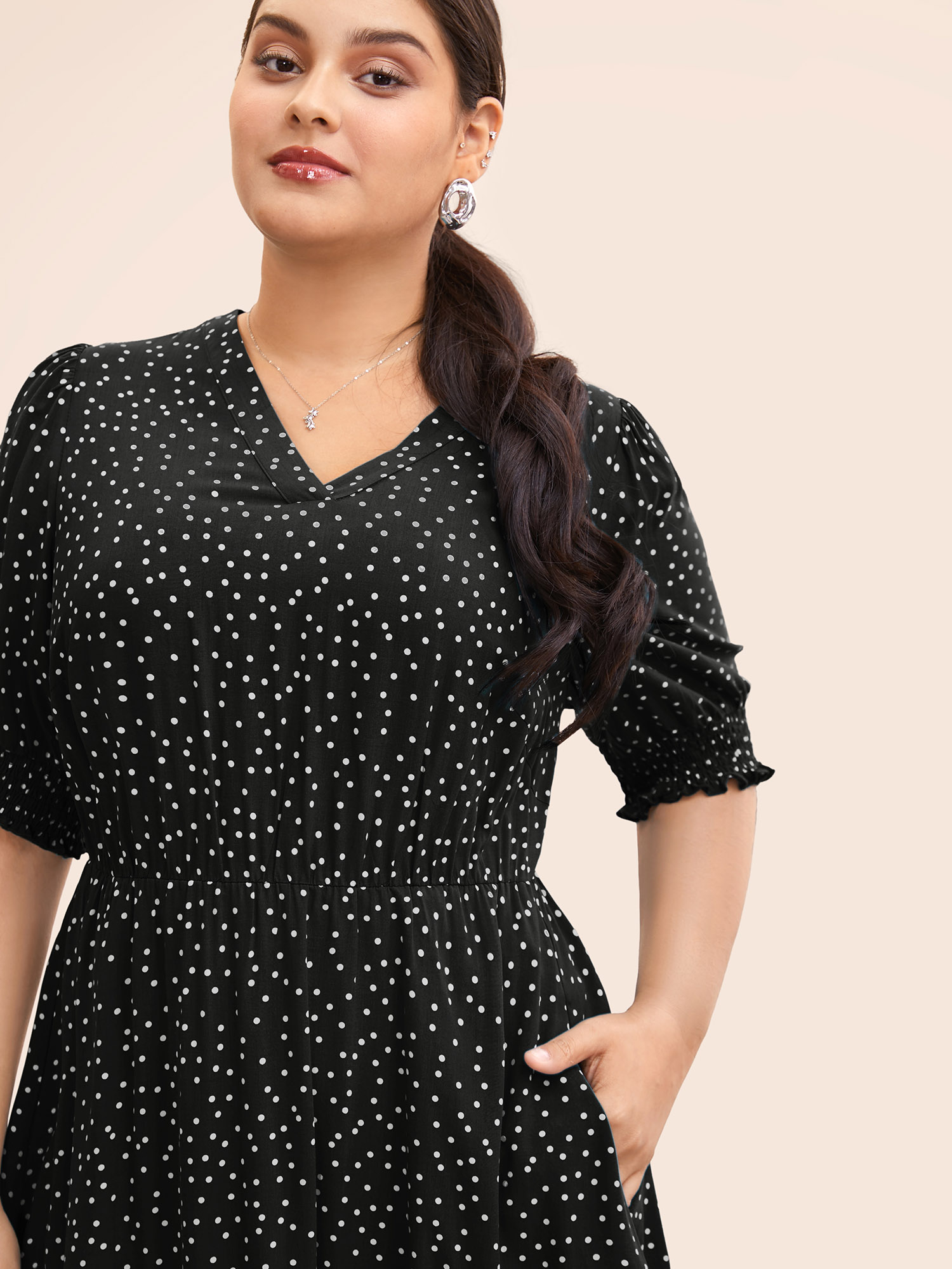 

Plus Size Polka Dot Shirred Pocket Flutter Hem Dress Black Women Office Printed V-neck Half Sleeve Curvy Midi Dress BloomChic