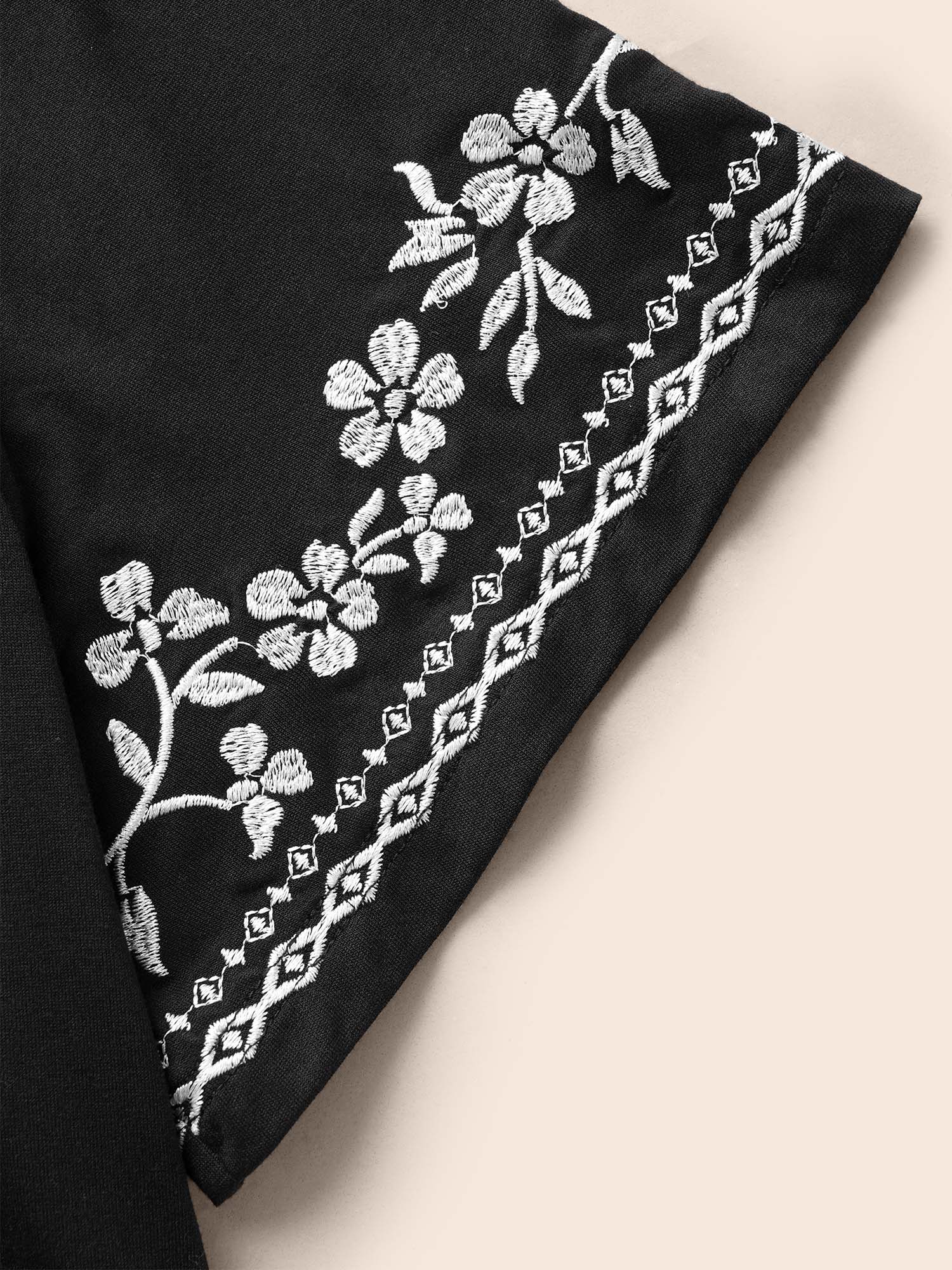 

Plus Size Floral Embroidered Notched Ruffle Sleeve T-shirt Black Flat collar with V-notch Short sleeve Elegant Jersey Tops