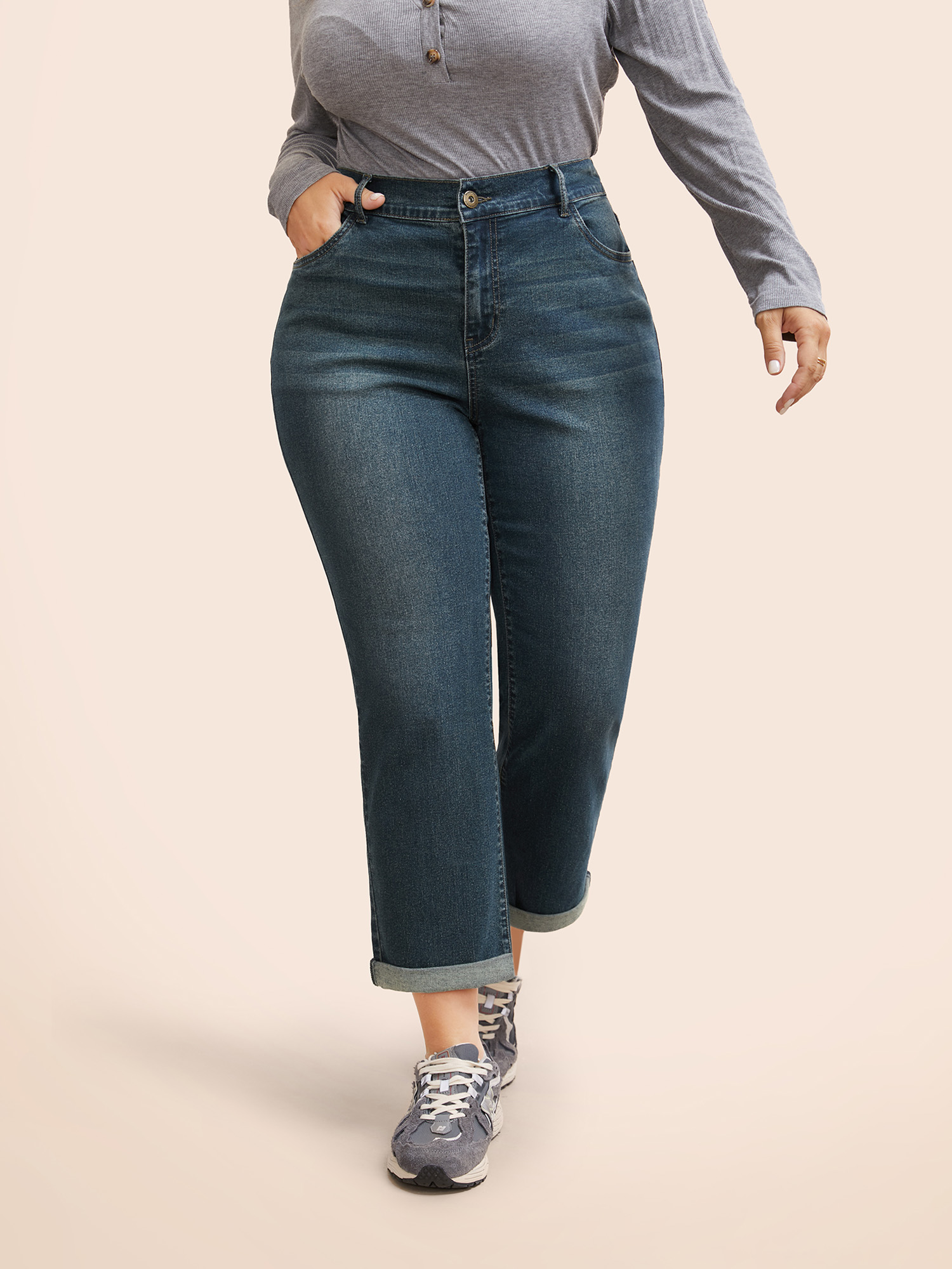 

Plus Size Medium Wash Button Up Roll Hem Jeans Women Midblue Casual Roll Hem Medium stretch Slanted pocket Jeans BloomChic