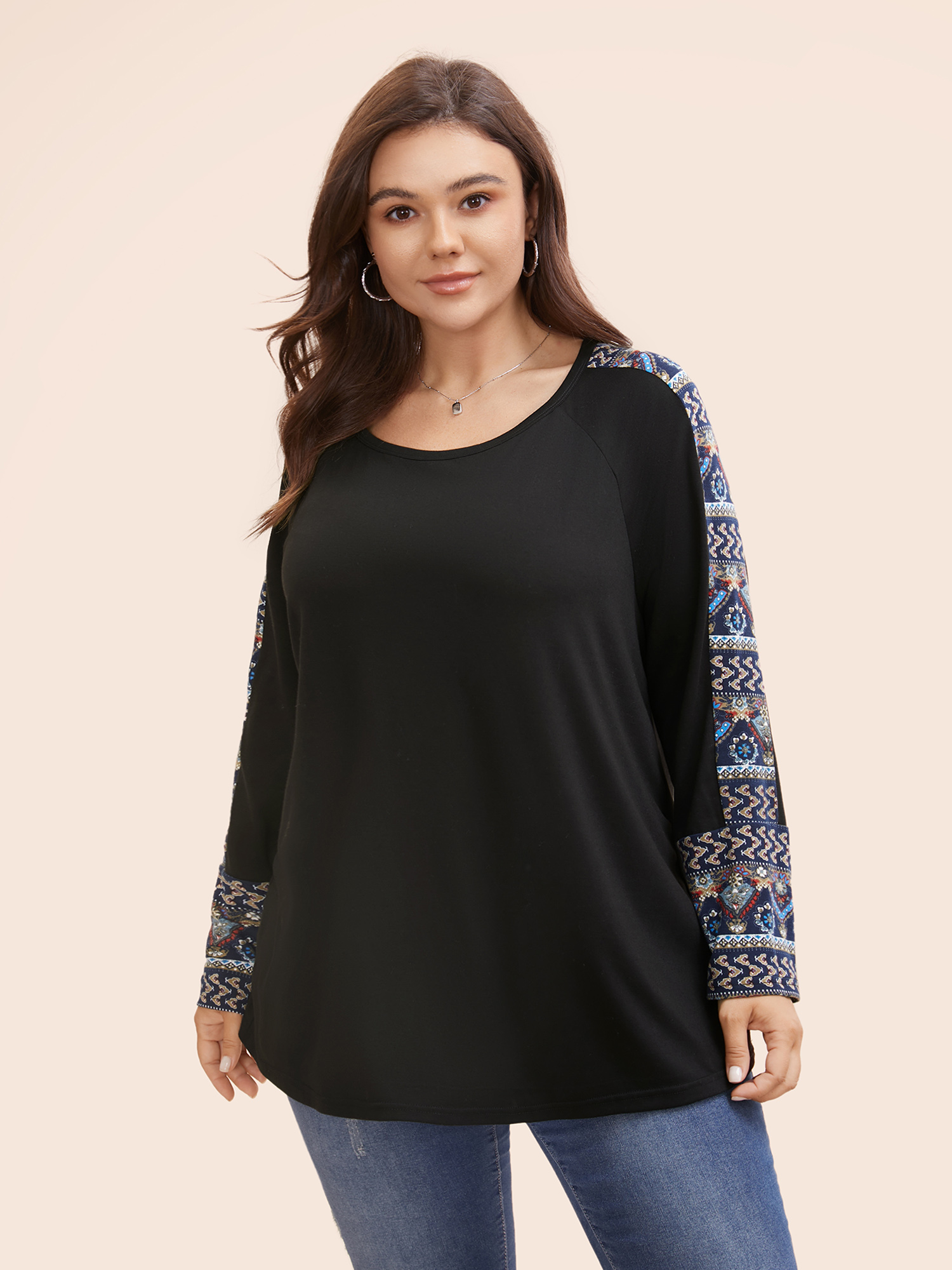 

Plus Size Bandana Print Patchwork Round Neck T-shirt Black Women Casual Contrast Round Neck Everyday T-shirts BloomChic