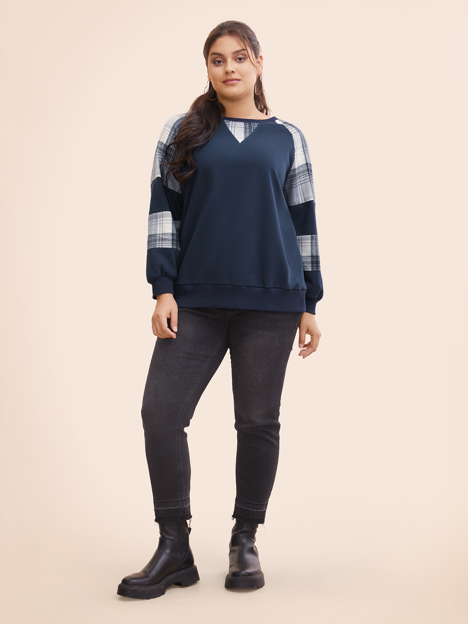 

Plus Size Plaid Patchwork Stitch Raglan Sleeve Sweatshirt Women Indigo Casual Contrast Round Neck Everyday Sweatshirts BloomChic