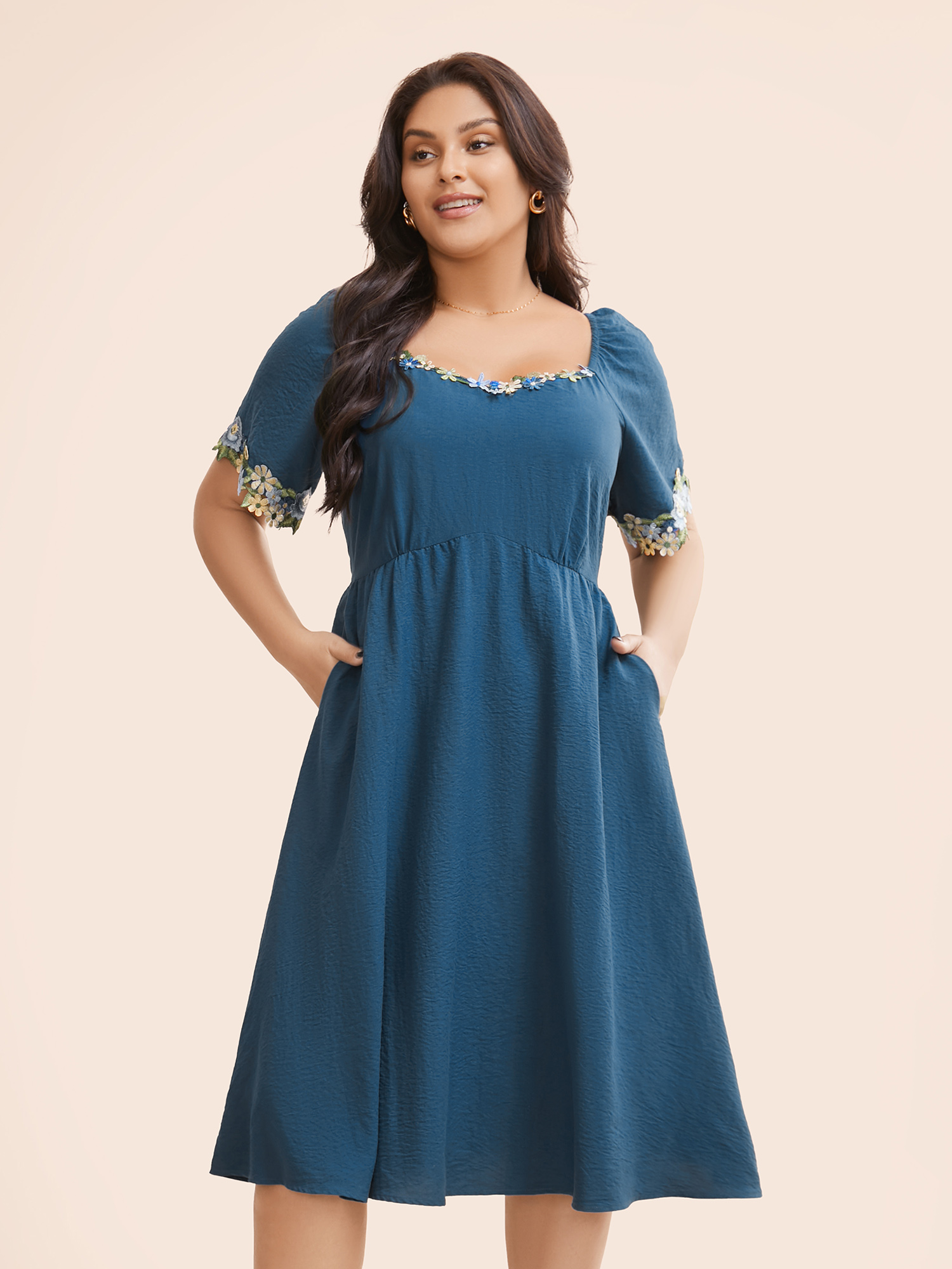 

Plus Size Floral Embroidered Heart Neckline Gathered Dress Aegean Women Elegant Woven ribbon&lace trim Heart neckline Short sleeve Curvy BloomChic