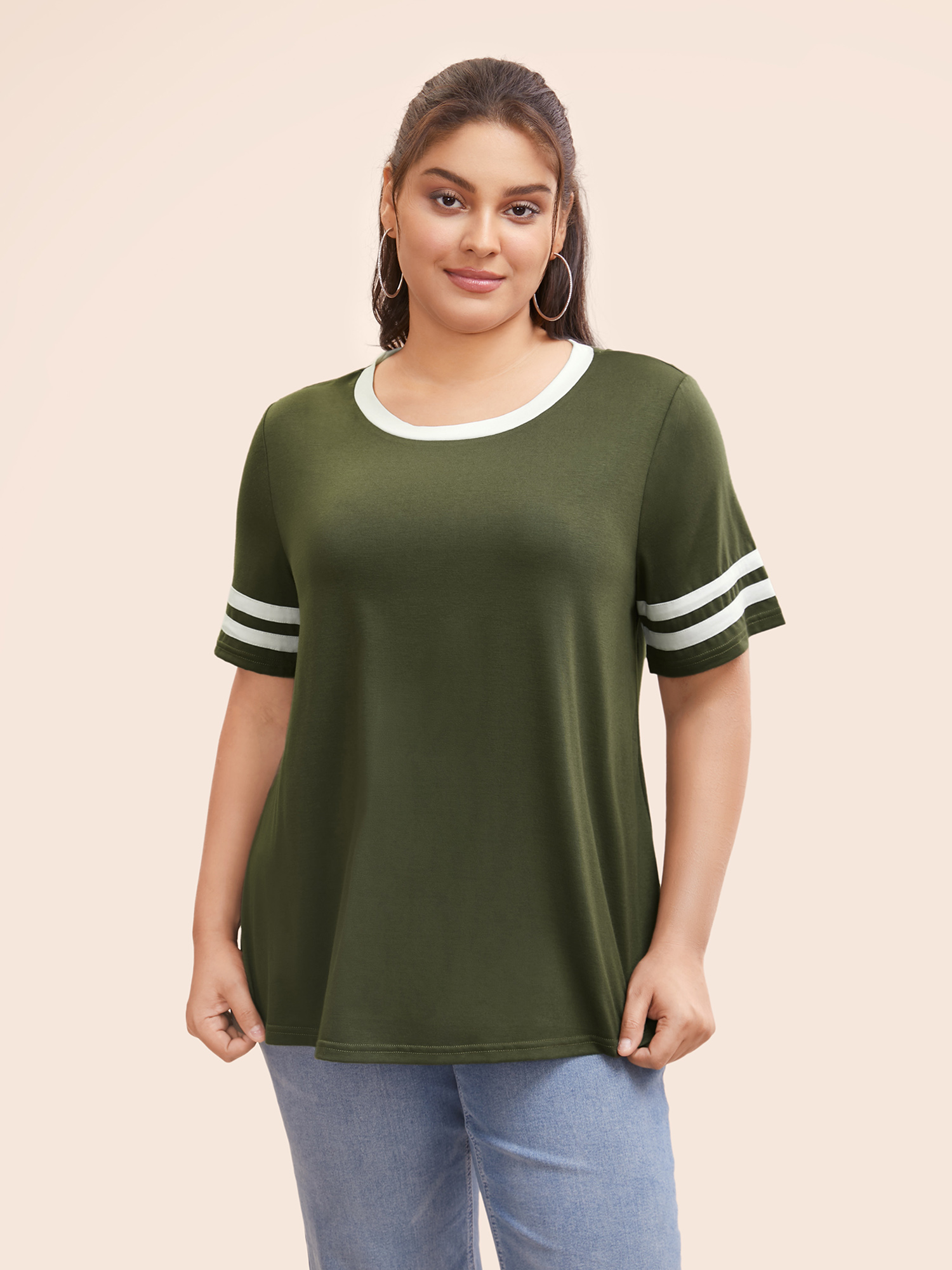 

Plus Size Crew Neck Contrast Trim T-shirt ArmyGreen Women Casual Contrast Round Neck Everyday T-shirts BloomChic