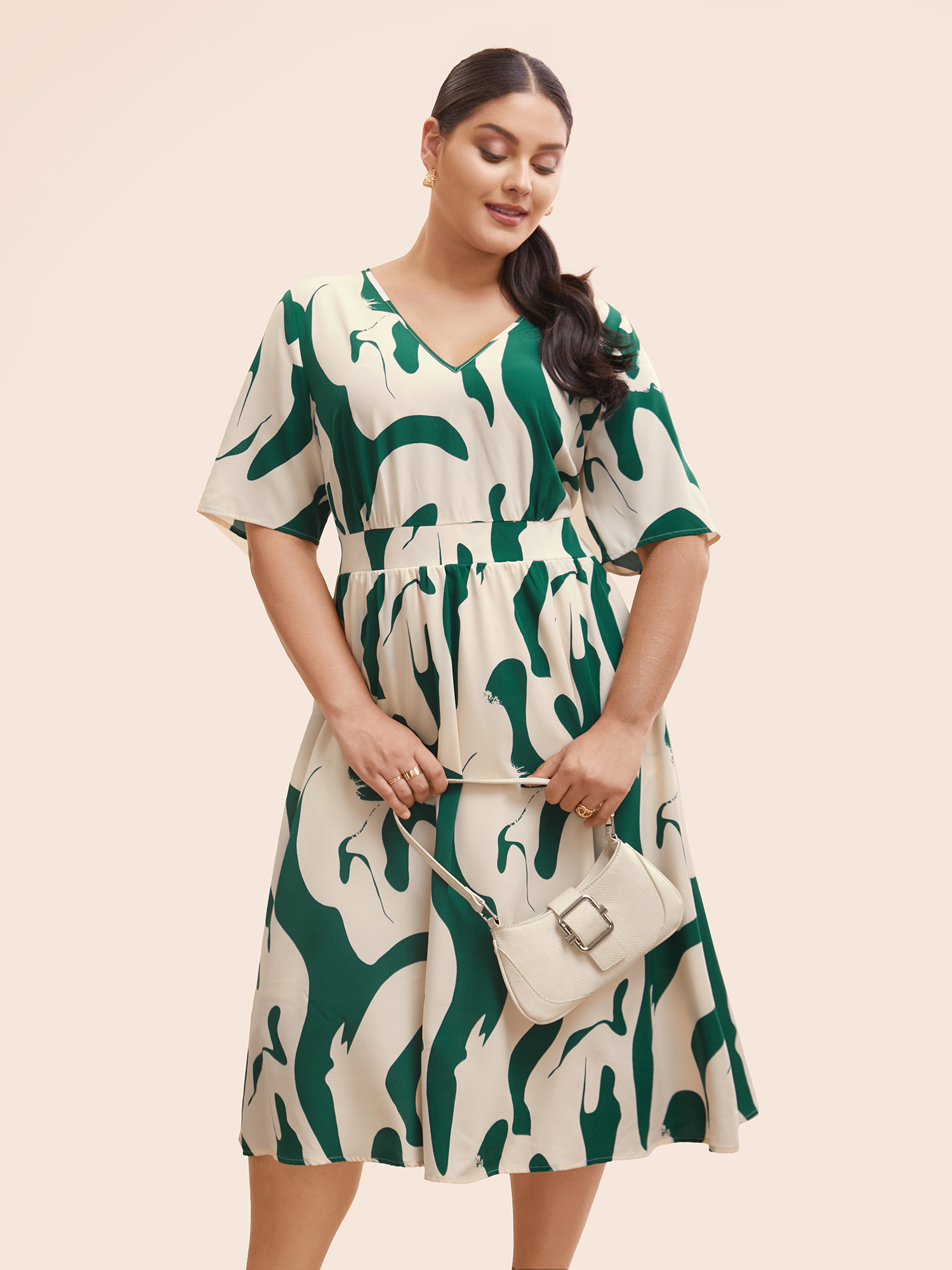 

Plus Size Geometric Print Shirred Gathered Dress Emerald Women At the Office Gathered V-neck Half Sleeve Curvy BloomChic