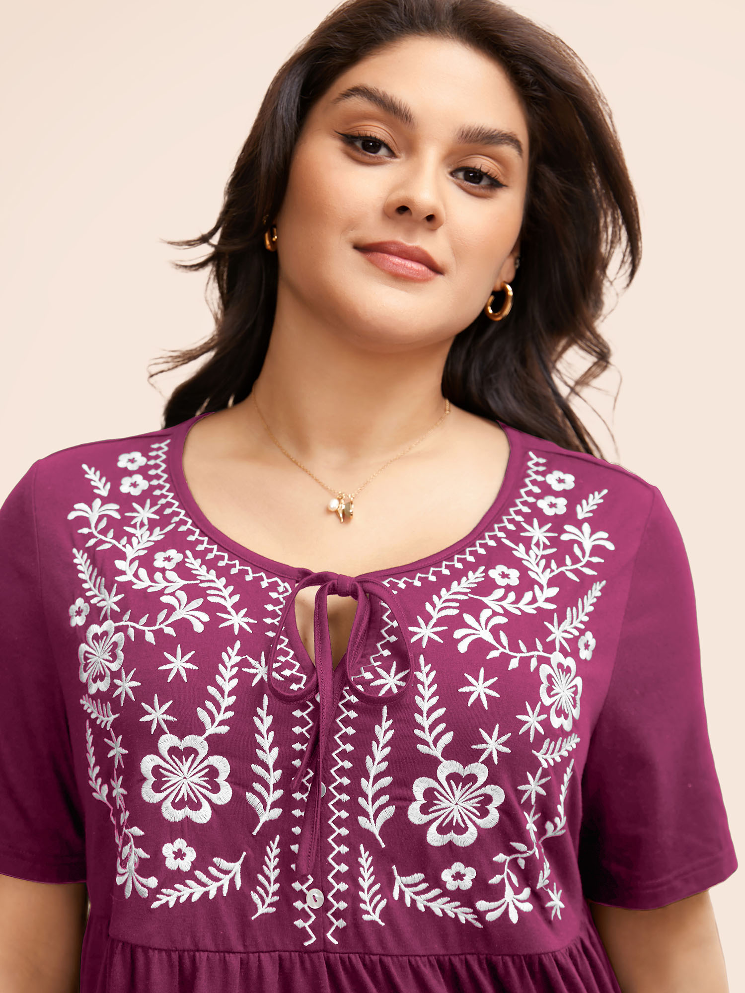 Plus Size Floral Embroidered Tie Knot T-shirt RedViolet Women Elegant Tie knot Natural Flowers Round Neck Everyday T-shirts BloomChic 30/6X 