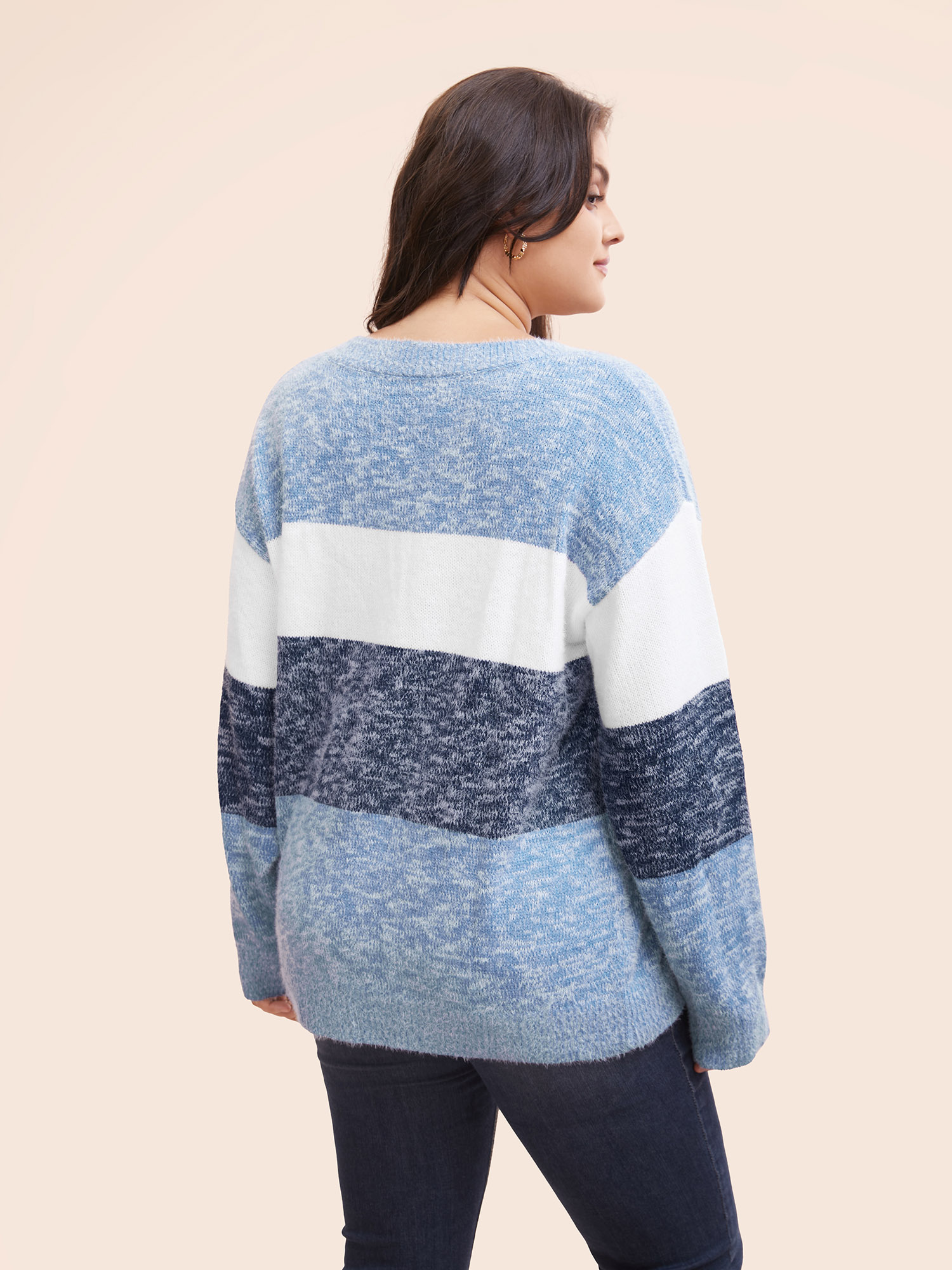 

Plus Size Colorblock Contrast Super Soft Plush Knit V Neck Pullover Indigo Women Elegant Loose Long Sleeve V-neck Dailywear Pullovers BloomChic