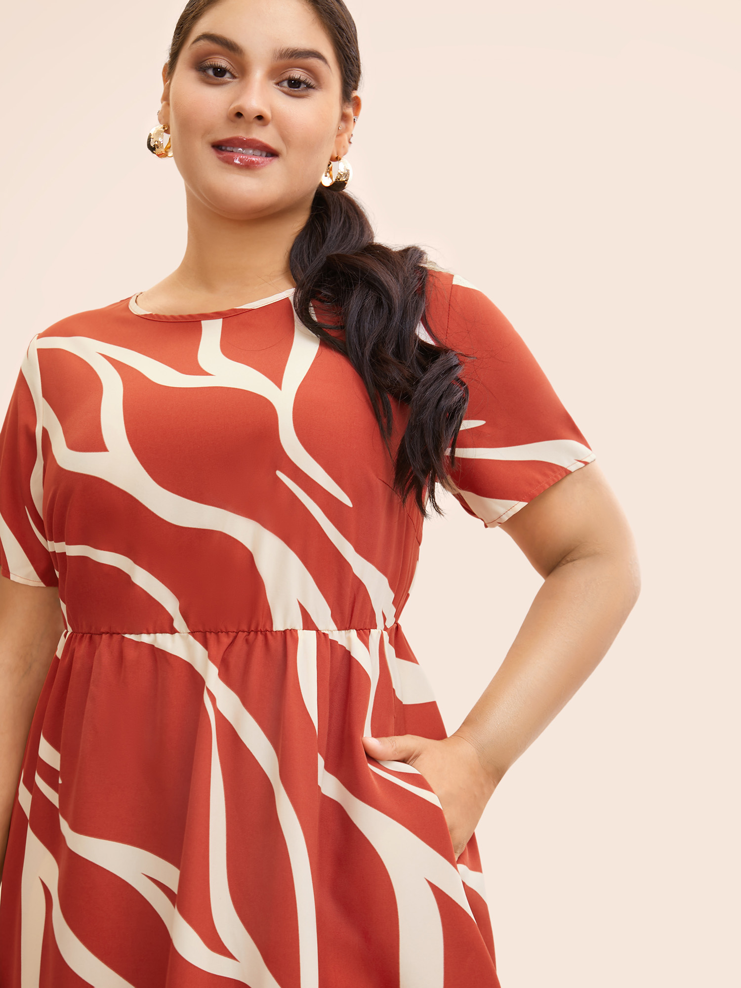 

Plus Size Geometric Split Hem Midi Dress OrangeRed Women Workwear Essentials Non Round Neck Short sleeve Curvy BloomChic