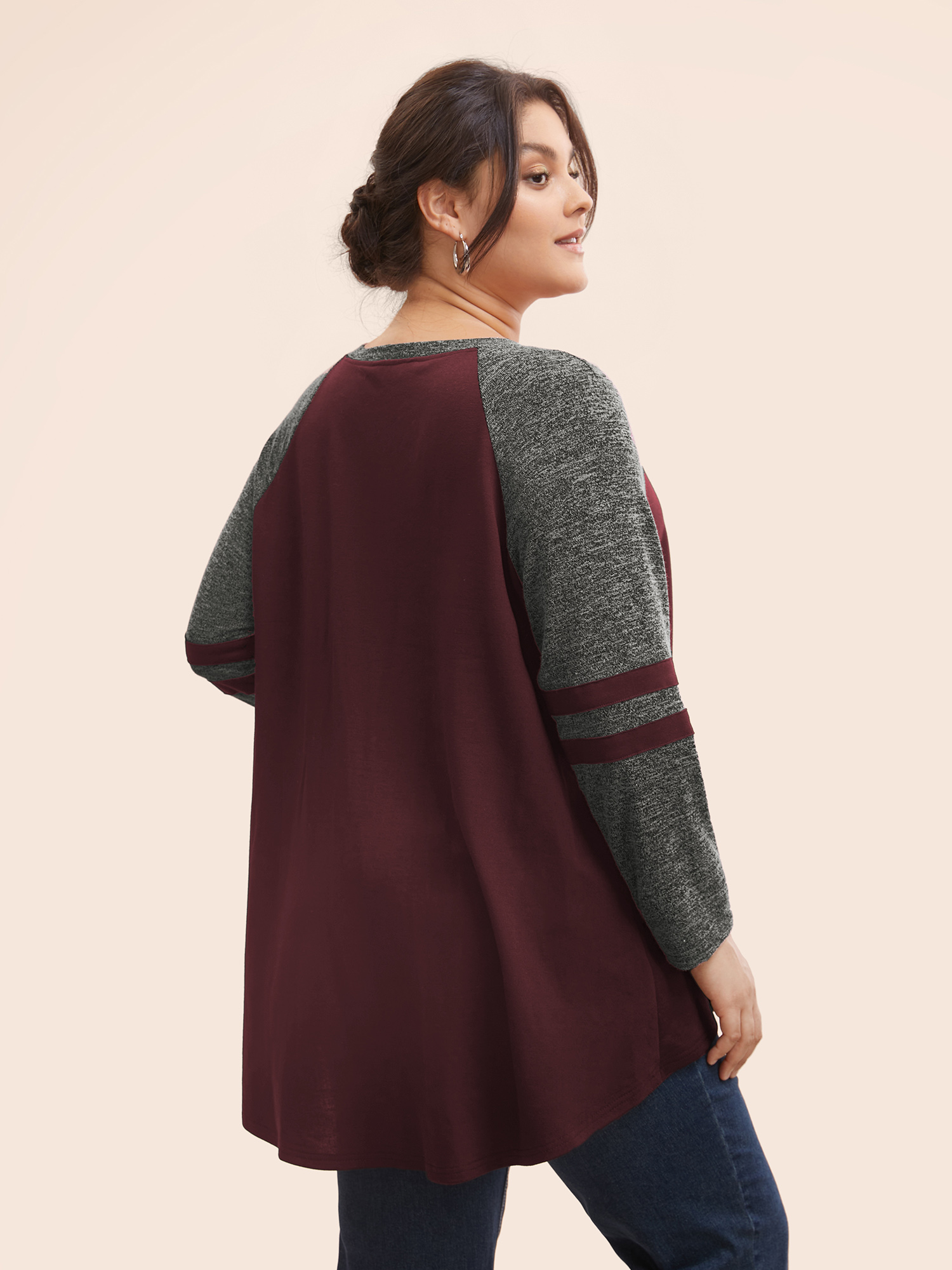 

Plus Size Striped Contrast Pocket Raglan Sleeve High Low Hem Sweatshirt Women Maroon Casual Contrast Round Neck Everyday Sweatshirts BloomChic