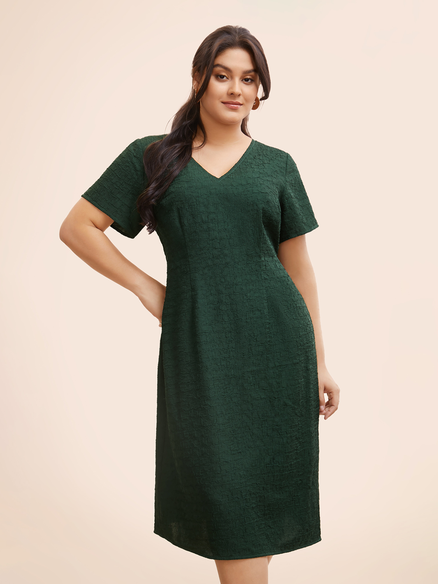 

Plus Size Texture Gathered Split Hem Dress DarkGreen Women Elegant Texture V-neck Short sleeve Curvy BloomChic