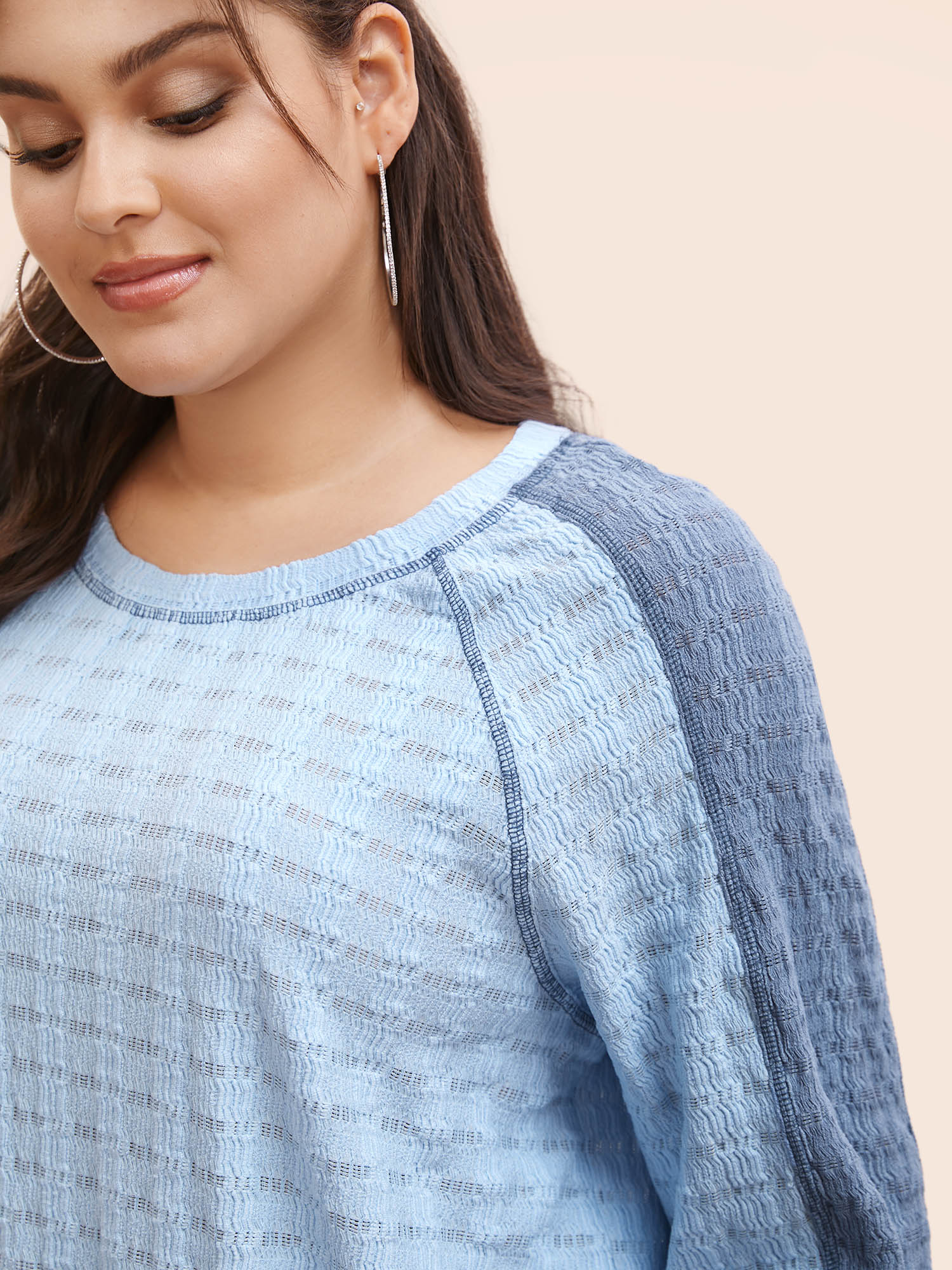 Plus Size Contrast Patchwork Texture Raglan Sleeve T-shirt LightBlue Women Casual Texture Round Neck Everyday T-shirts BloomChic 12/L 