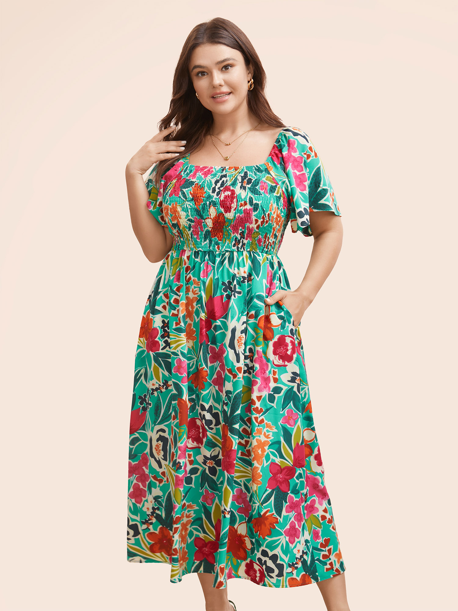 

Plus Size Floral Backless Shirred Square Neck Pocket Ruffle Hem Dress Emerald Women Elegant Non Square Neck Short sleeve Curvy Midi Dress BloomChic