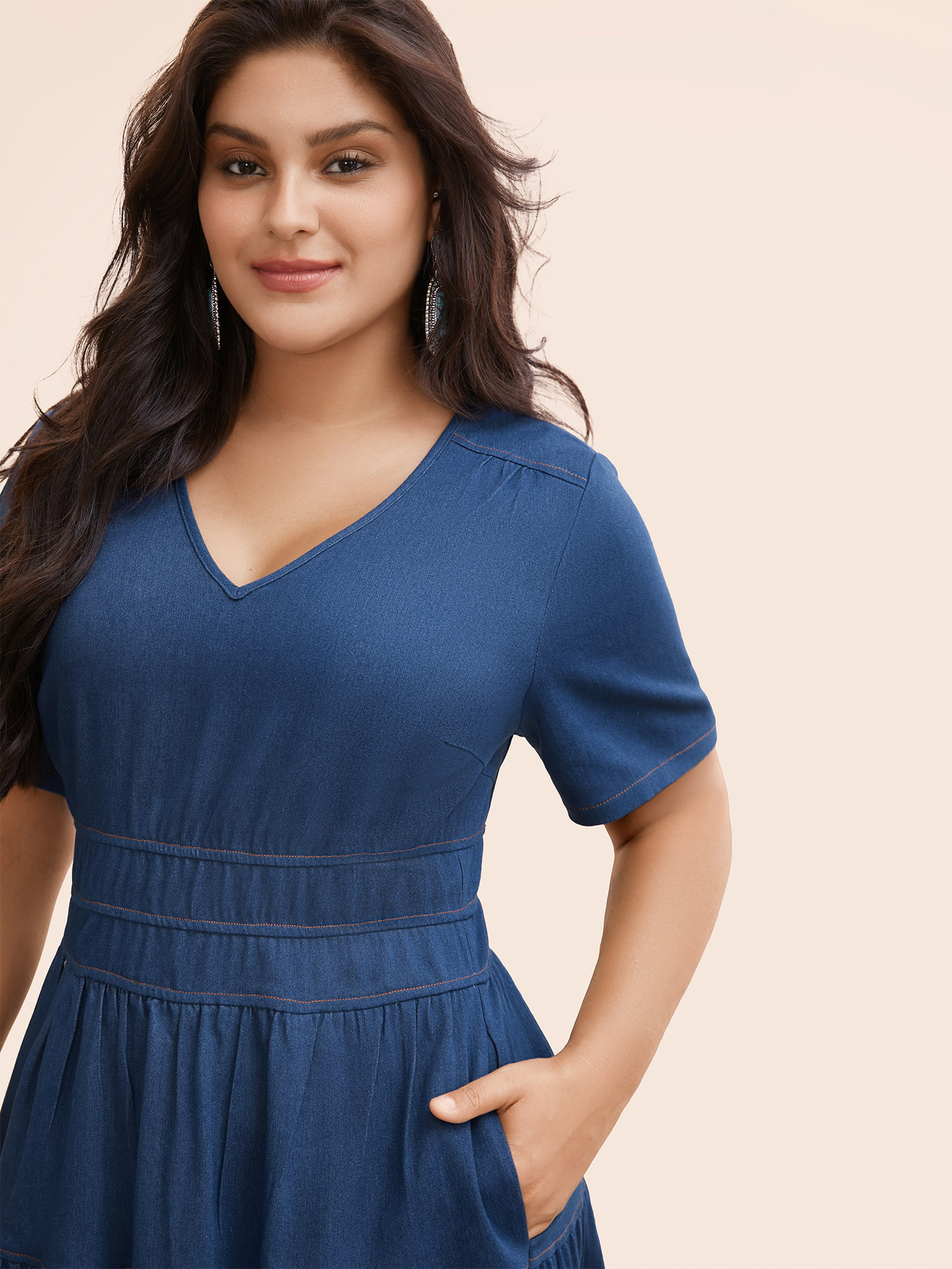 Plus Size Stretch Denim Pockets Tiered Midi Dress DarkBlue Women Resort Topstitching V-neck Short sleeve Curvy BloomChic 26/4X 