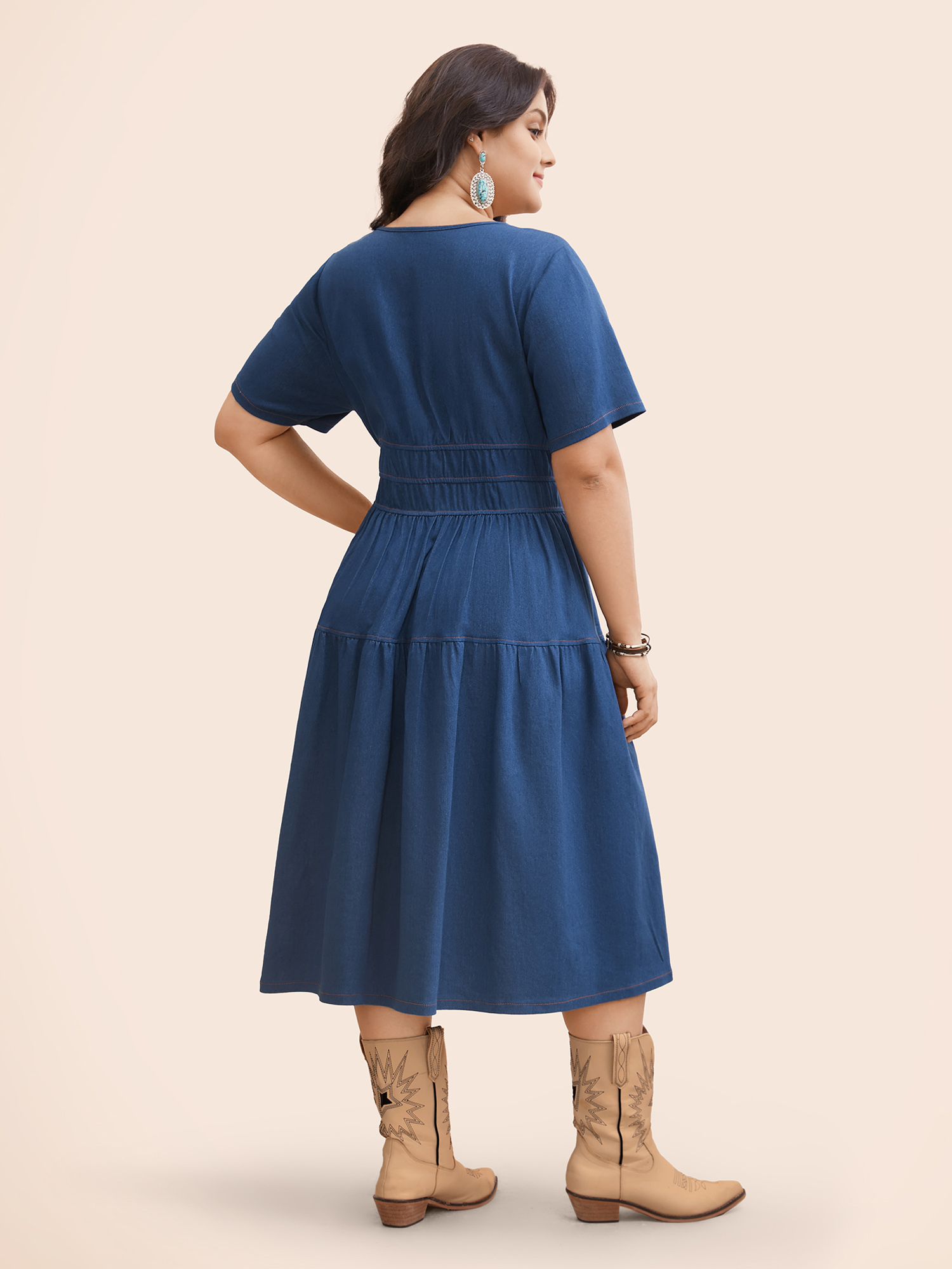 Plus Size Stretch Denim Pockets Tiered Midi Dress DarkBlue Women Resort Topstitching V-neck Short sleeve Curvy BloomChic 26/4X 