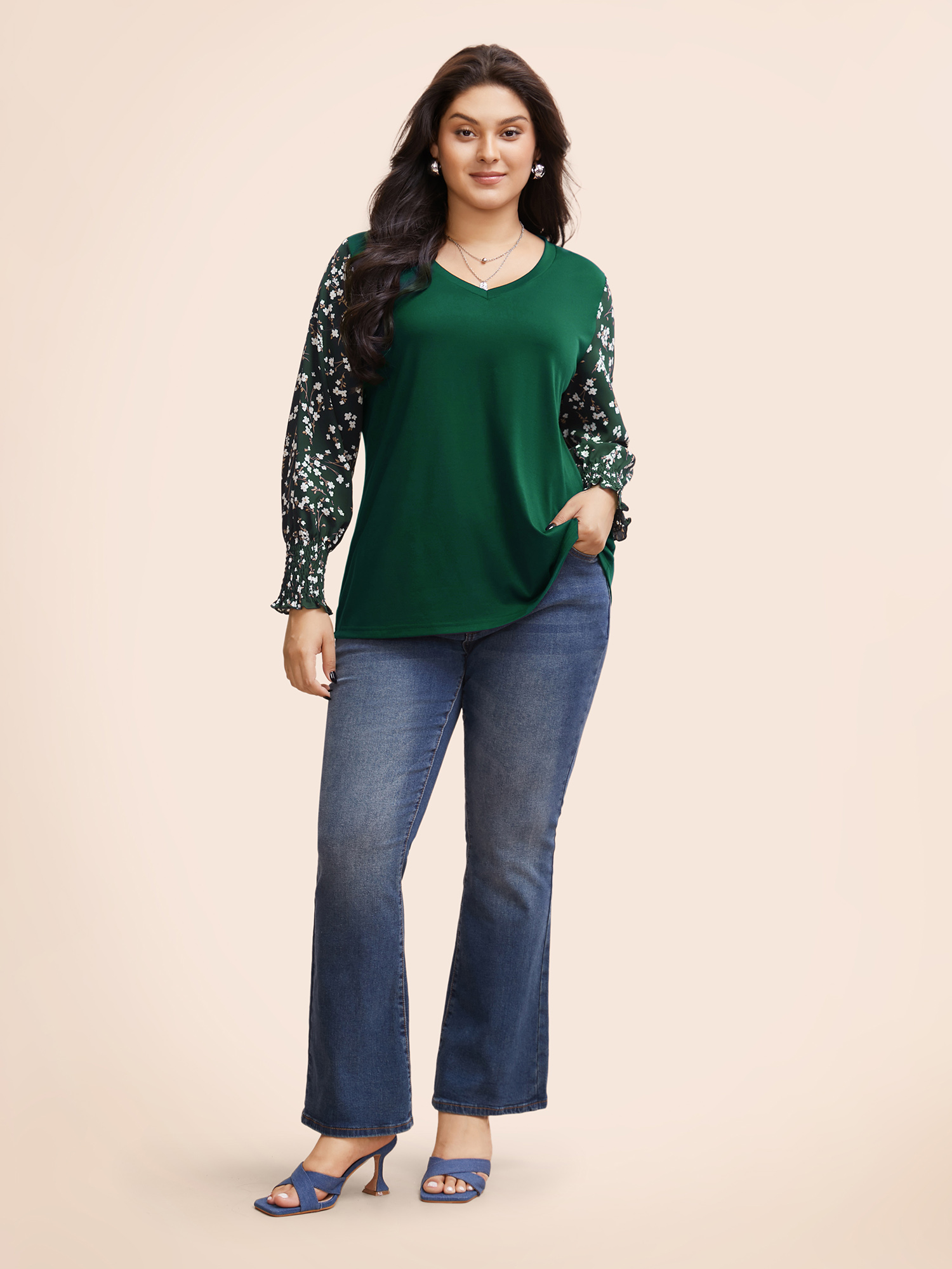 

Plus Size Ditsy Floral Patchwork Shirred T-shirt DarkGreen V-neck Extra Long Sleeve Elegant Jersey Tops