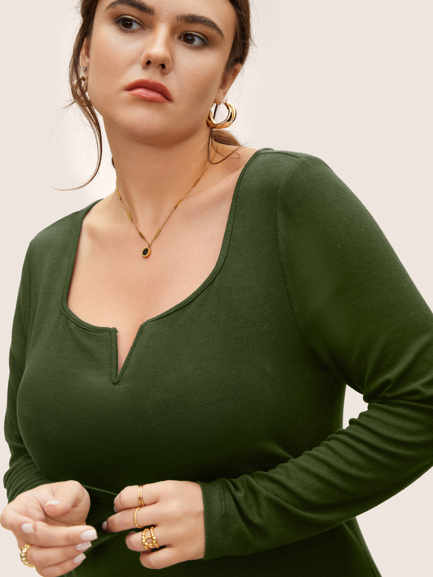 

Plus Size V-notch Solid Knit T-shirt ArmyGreen Women At the Office Texture Flat collar with V-notch Skinny Work T-shirts BloomChic