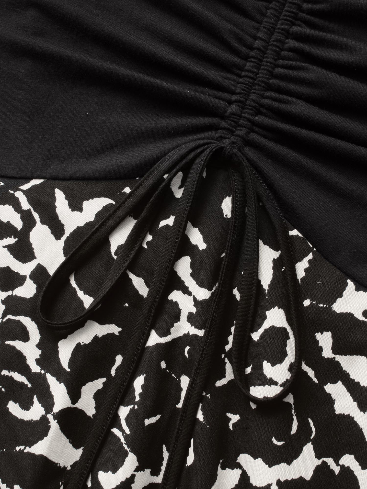 

Plus Size V Neck Patchwork Drawstring Dress Black Women Elegant Patchwork V-neck Elbow-length sleeve Curvy BloomChic