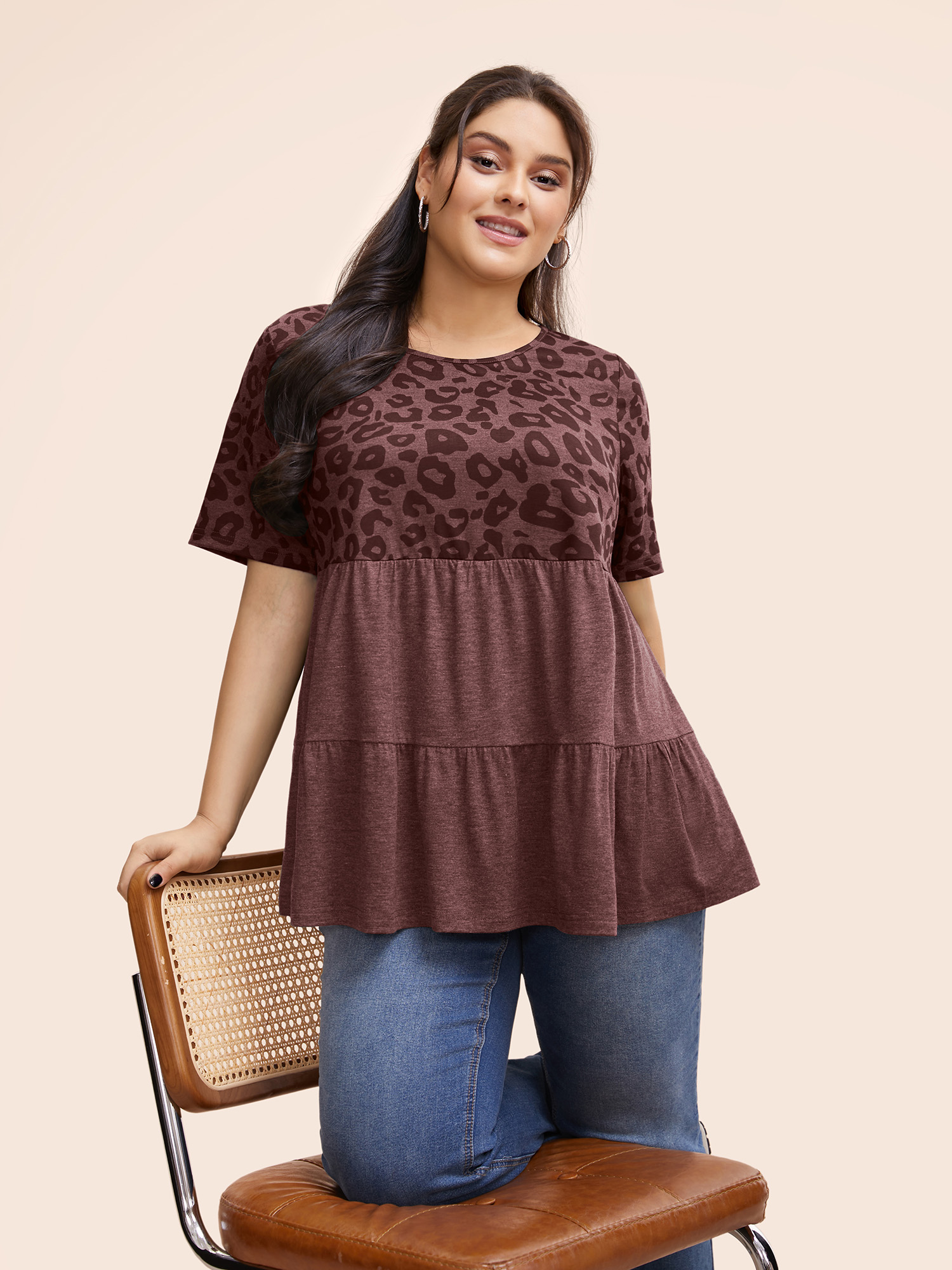 

Round Neck Leopard Print Patchwork T-shirt, Burgundy