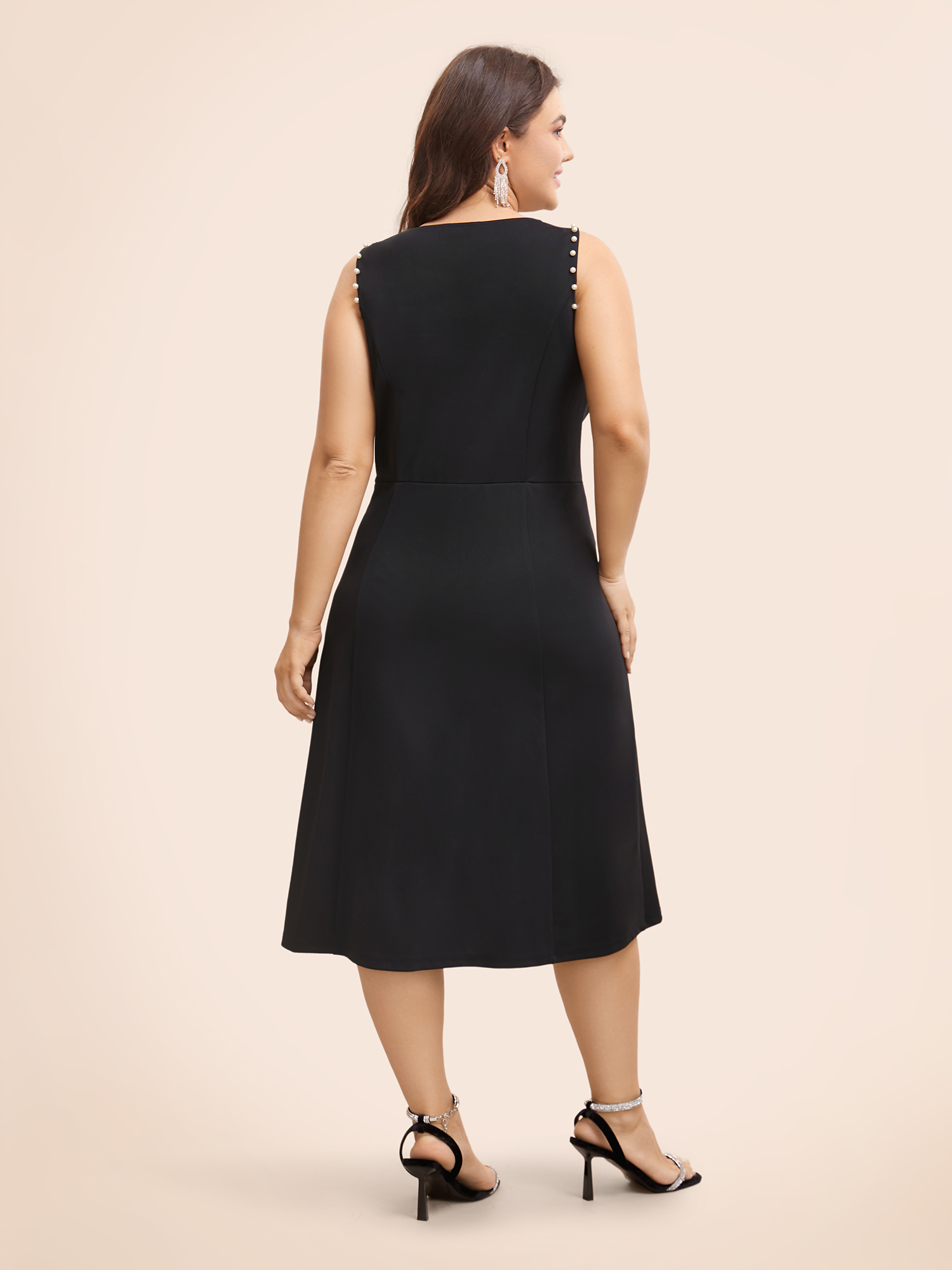 Plus Size Crew Neck Pearl Beaded Tank Dress Black Women Elegant Beaded Round Neck Sleeveless Curvy BloomChic 14-16/1X 
