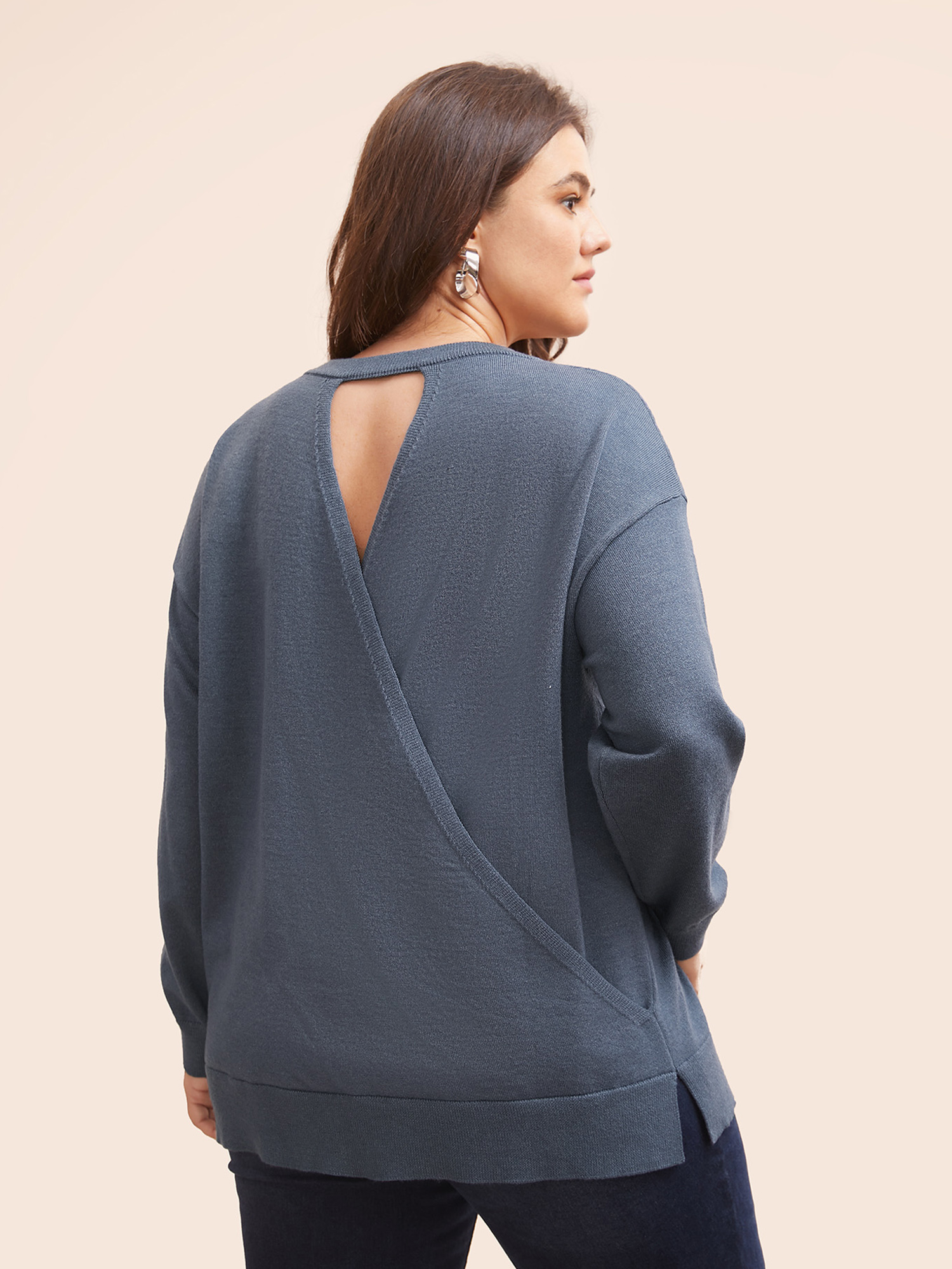 

Plus Size Supersoft Essentials Cut Out Split Hem Pullover Stone Women Casual Long Sleeve Round Neck Everyday Pullovers BloomChic